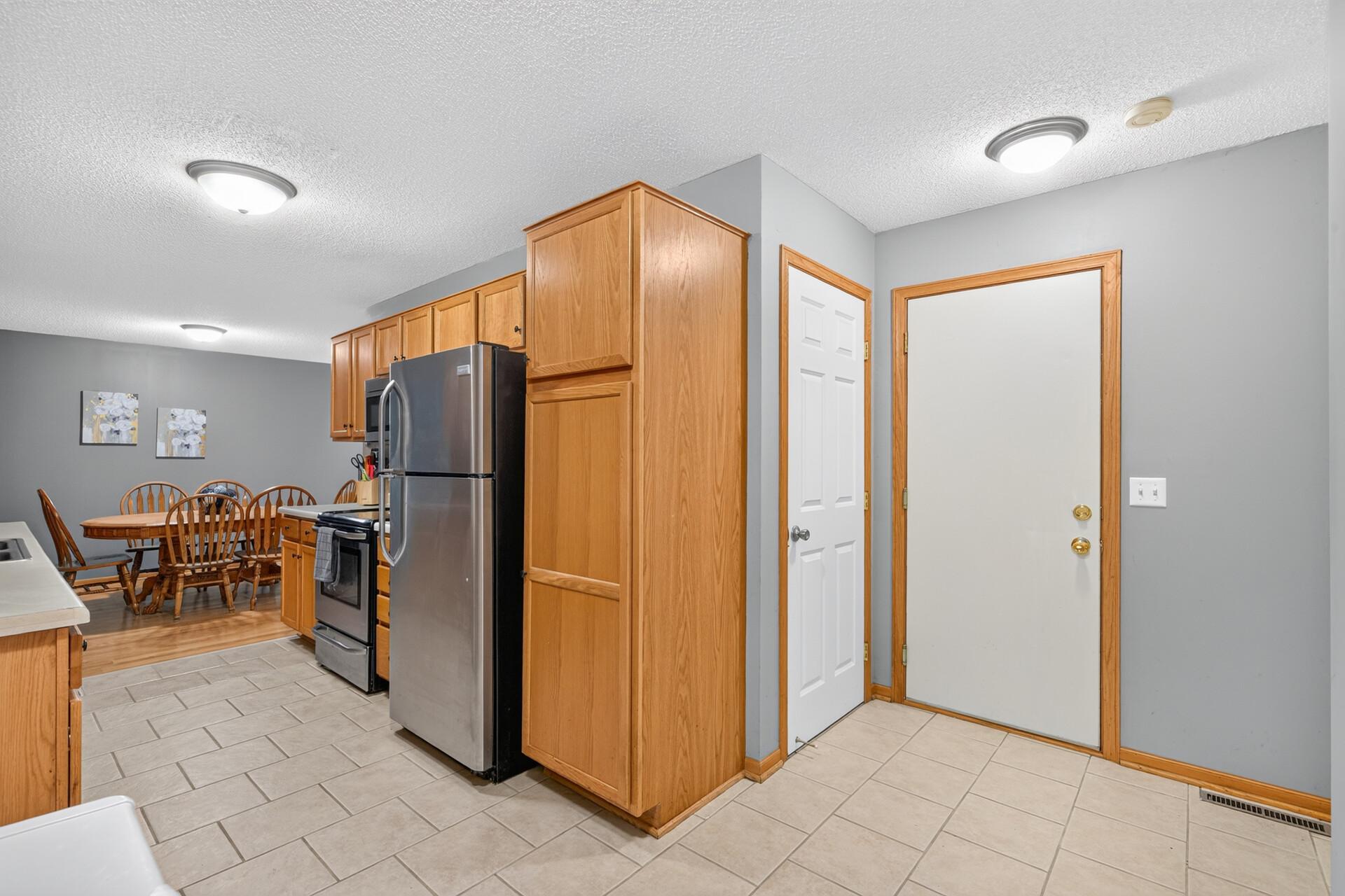 View of Residential at 6203 Courtly Road #D, Woodbury MN 55125, Woodbury (14 of 46) - Mike Wilen | Minnesota Team Real Estate