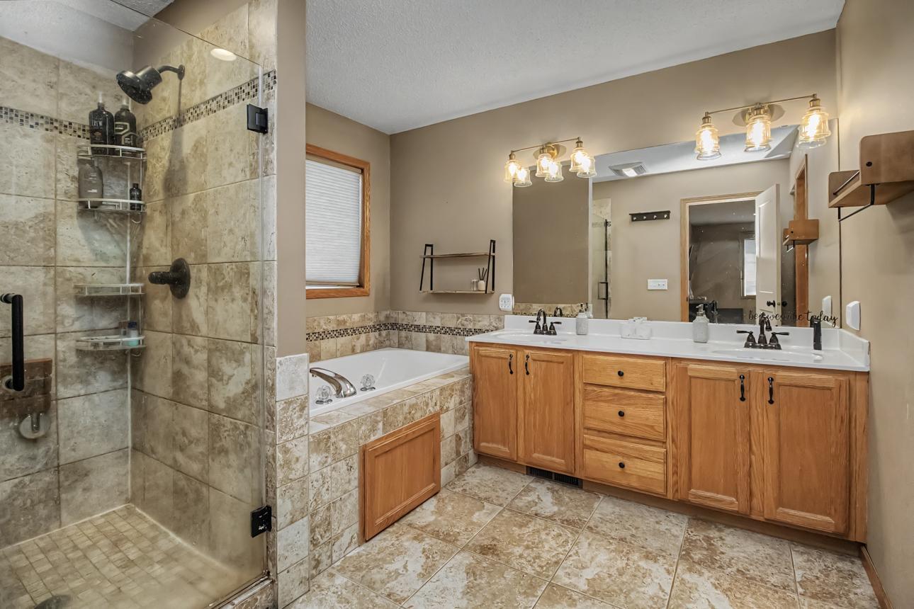 View of Residential at 16808 Interlachen Boulevard, Lakeville MN 55044, Lakeville (24 of 47) - Mike Wilen | Minnesota Team Real Estate