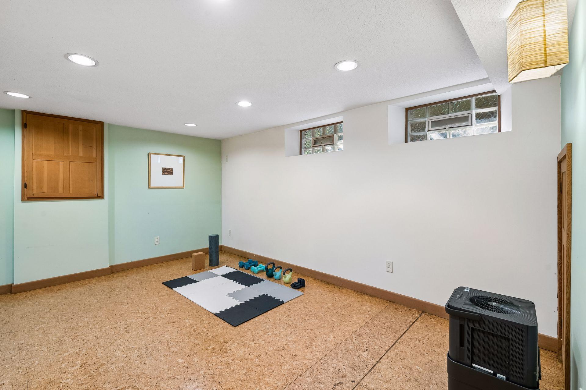 View of Residential at 2121 22nd Street, Minneapolis MN 55404, Minneapolis (48 of 63) - Mike Wilen | Minnesota Team Real Estate