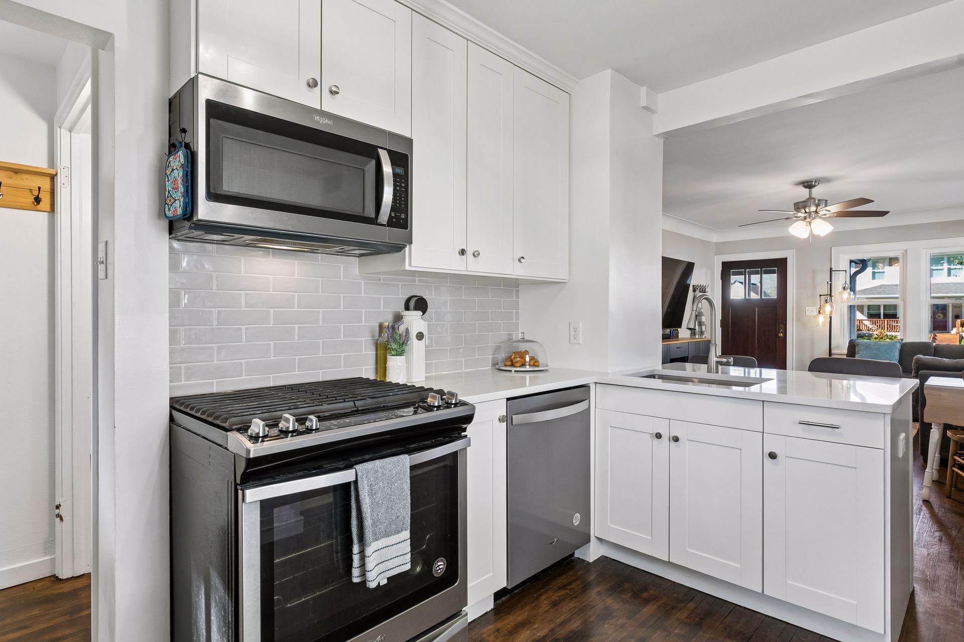 View of Residential at 1318 Eleanor Avenue, Saint Paul MN 55116, Saint Paul (14 of 45) - Mike Wilen | Minnesota Team Real Estate