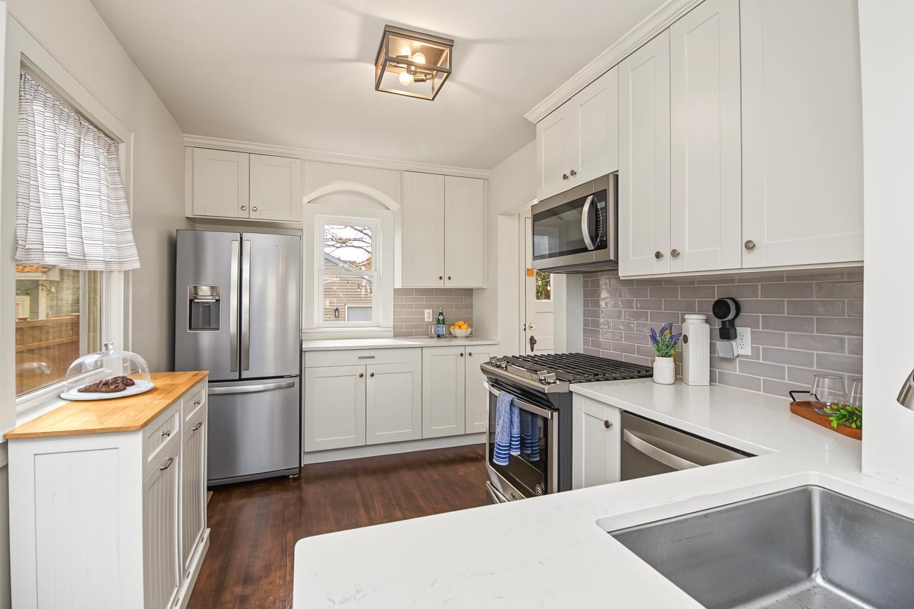 View of Residential at 1318 Eleanor Avenue, Saint Paul MN 55116, Saint Paul (16 of 62) - Mike Wilen | Minnesota Team Real Estate