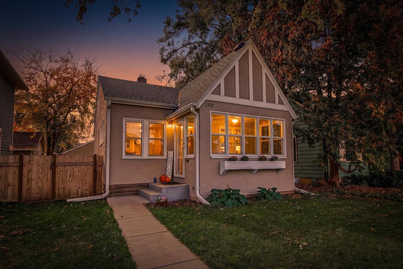 View of Single Family at 1318 Eleanor Avenue, Saint Paul - Mike Wilen | Minnesota Team Real Estate