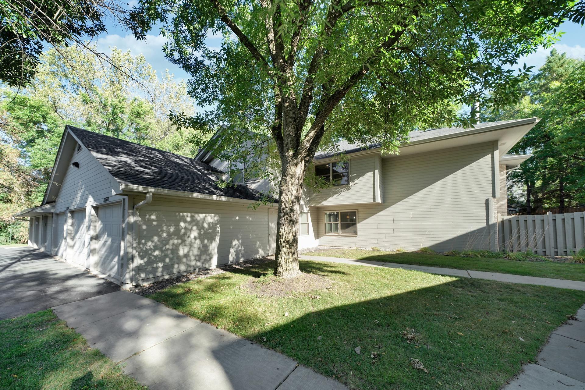 View of Residential at 18657 Clear View Court, Minnetonka MN 55345, Minnetonka (27 of 32) - Mike Wilen | Minnesota Team Real Estate
