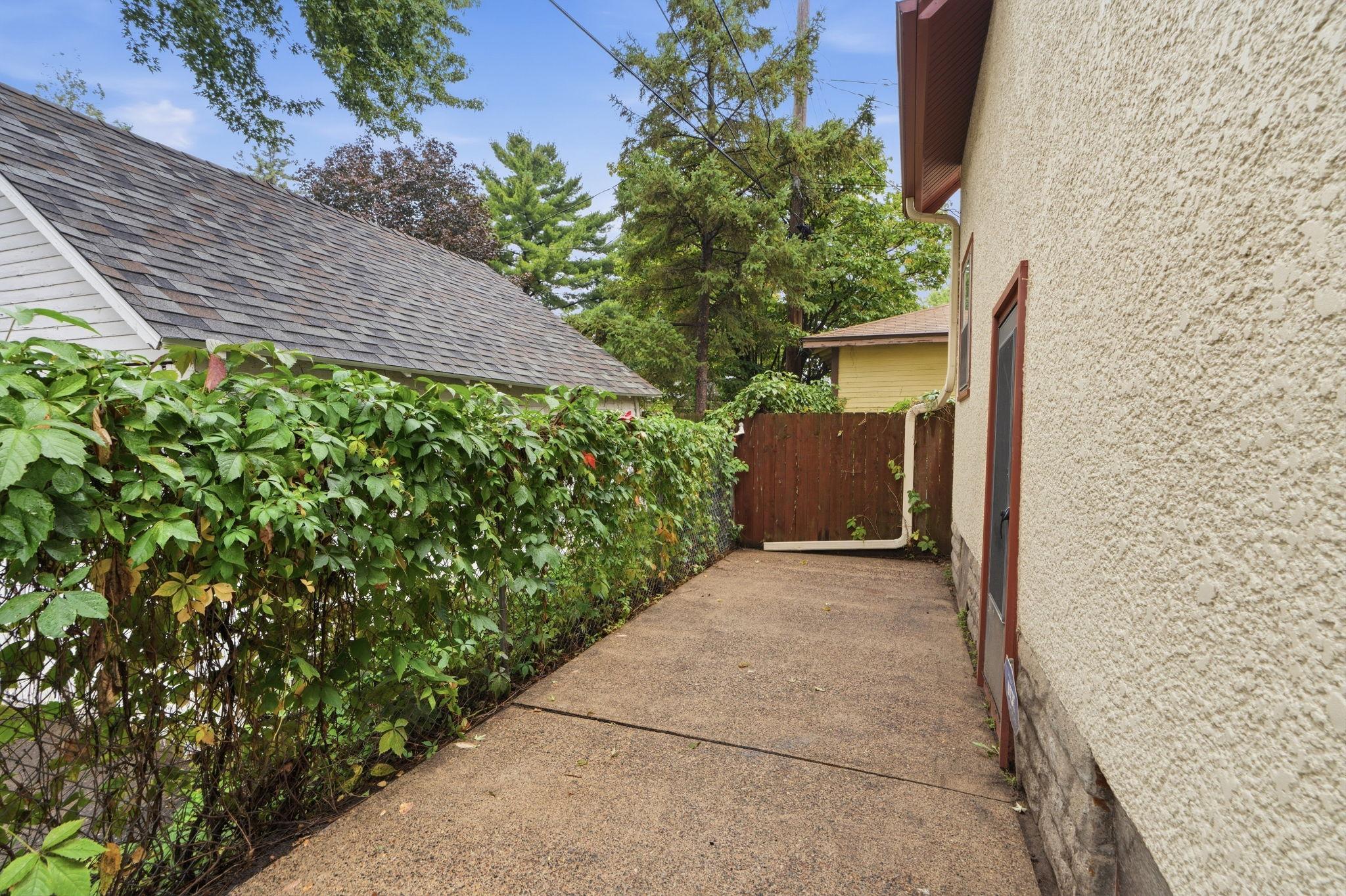 View of Residential at 1315 19th Avenue, Minneapolis MN 55418, Minneapolis (29 of 33) - Mike Wilen | Minnesota Team Real Estate