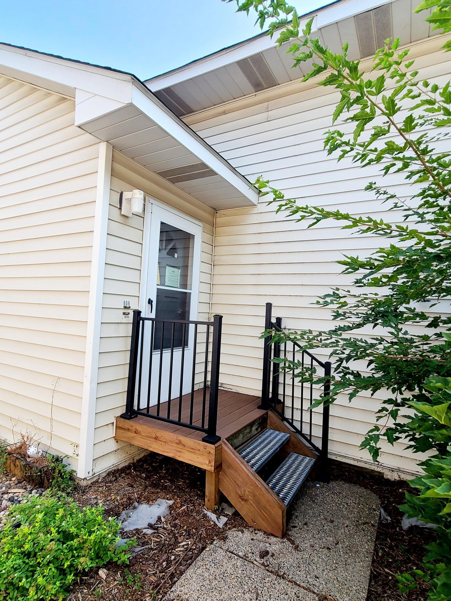 View of Residential Income at 808 9th Avenue, Minneapolis MN 55414, Minneapolis (3 of 11) - Mike Wilen | Minnesota Team Real Estate
