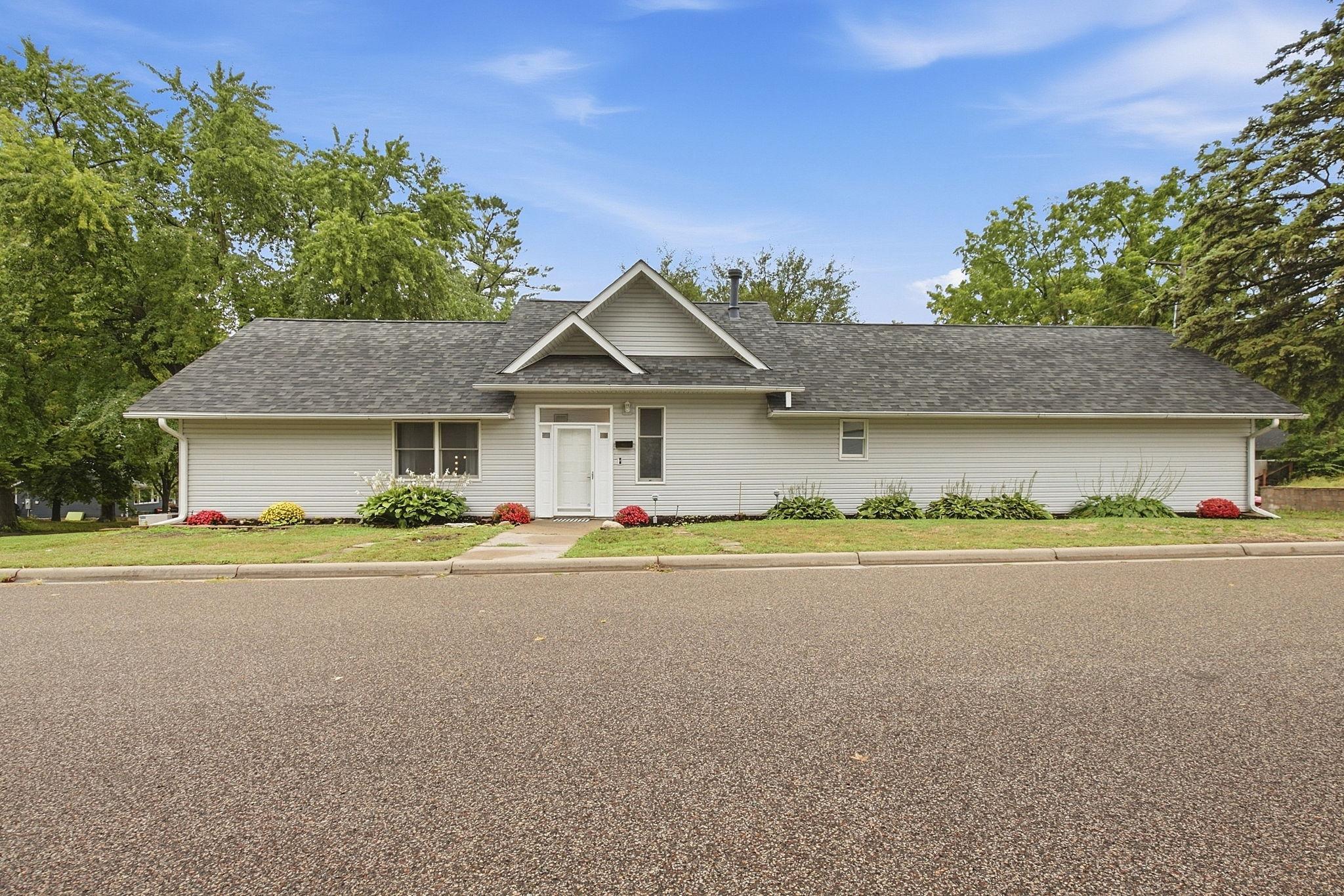 View of Residential at 3257 Grimes Avenue, Robbinsdale MN 55422, Robbinsdale (13 of 62) - Mike Wilen | Minnesota Team Real Estate