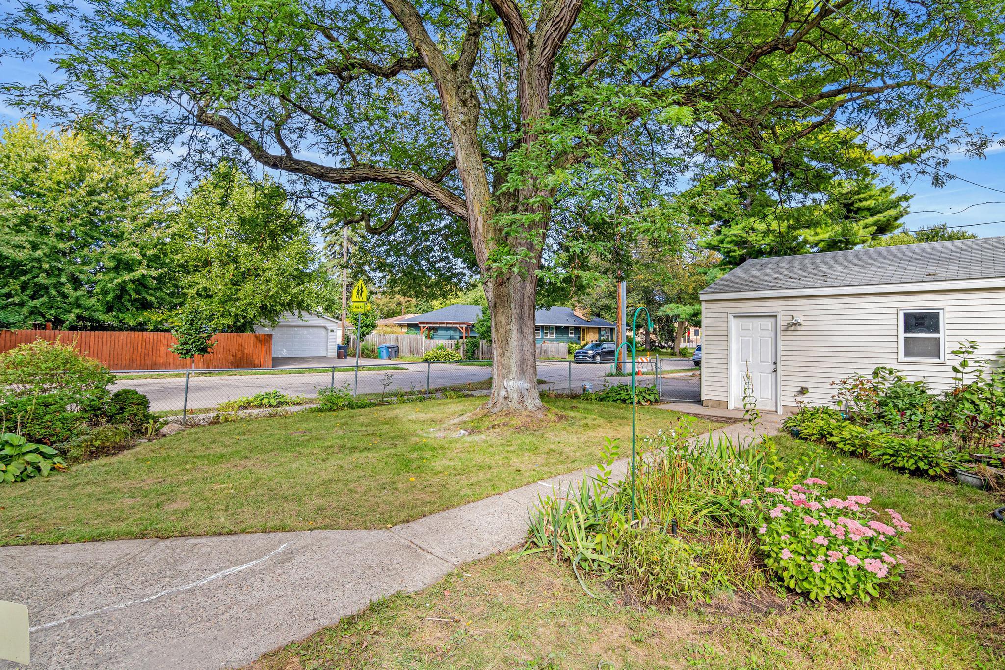 View of Residential at 2659 Mckinley Street, Minneapolis MN 55418, Minneapolis (25 of 29) - Mike Wilen | Minnesota Team Real Estate