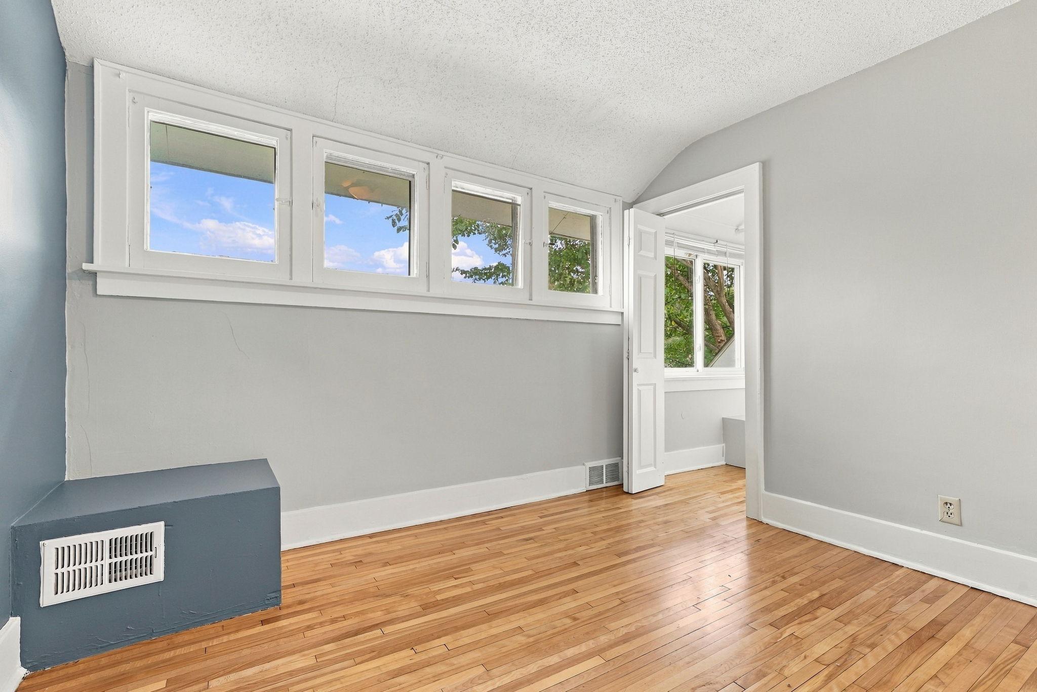 View of Residential at 919 26th Avenue, Minneapolis MN 55414, Minneapolis (48 of 86) - Mike Wilen | Minnesota Team Real Estate