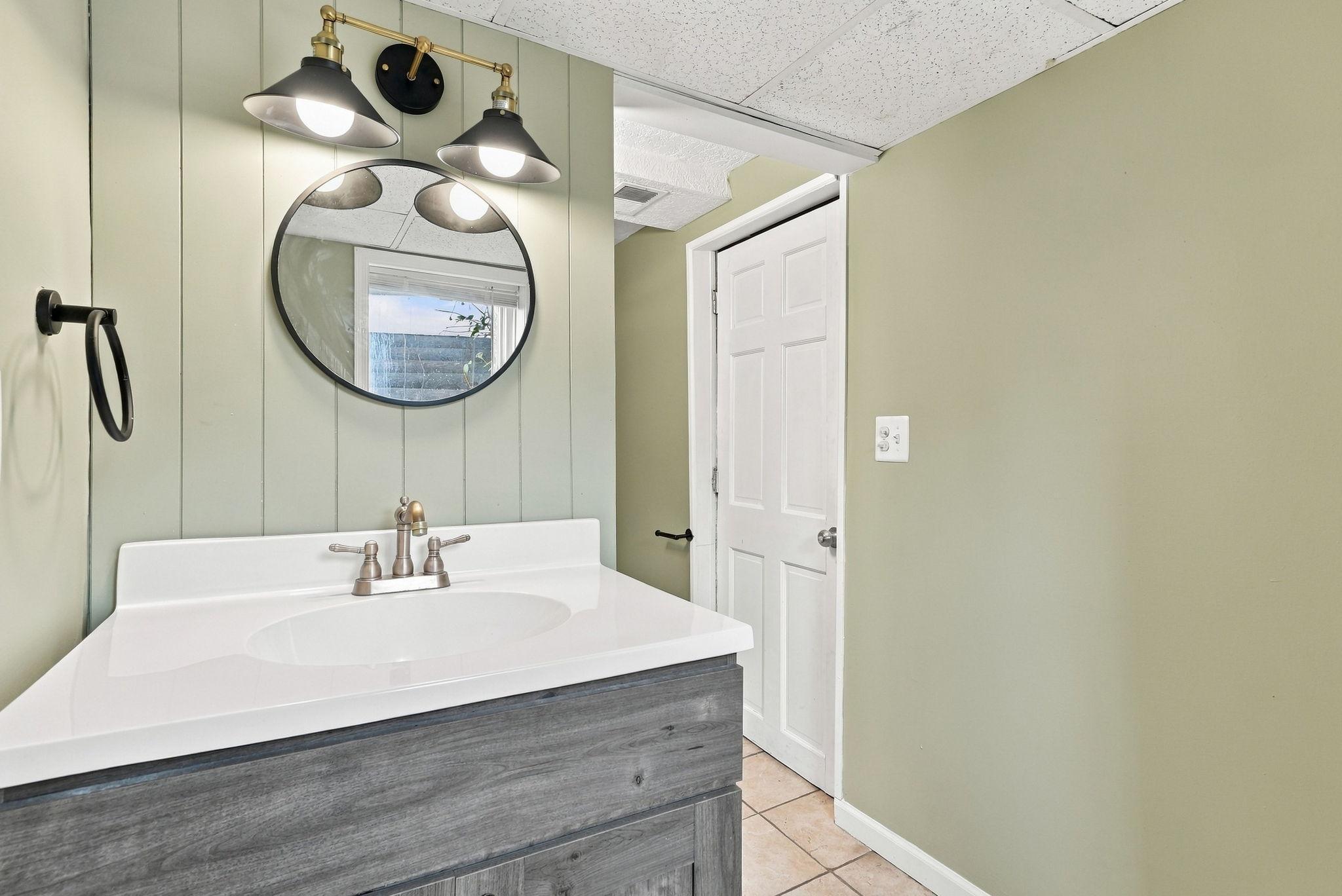 View of Residential at 919 26th Avenue, Minneapolis MN 55414, Minneapolis (40 of 86) - Mike Wilen | Minnesota Team Real Estate