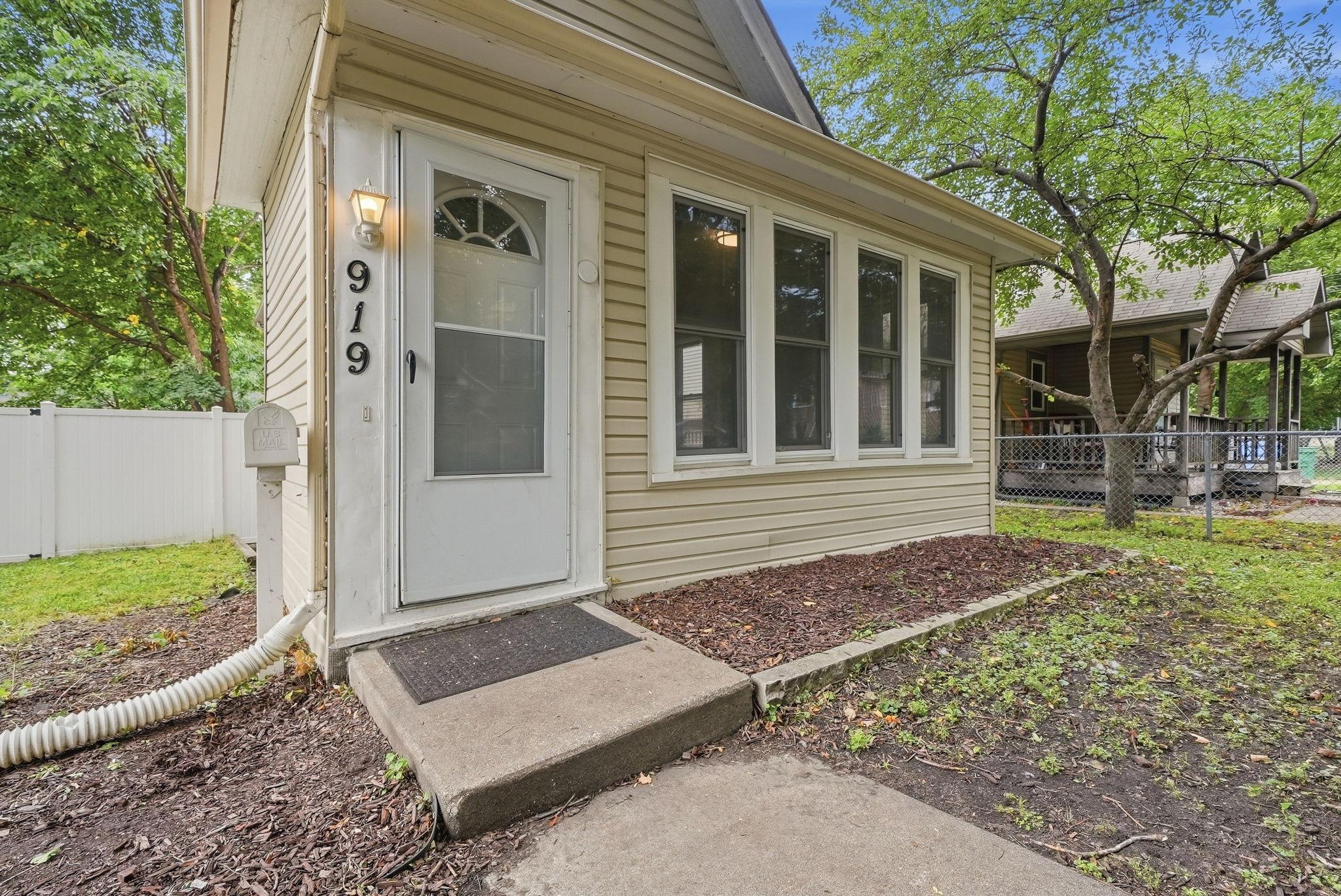 View of Residential at 919 26th Avenue, Minneapolis MN 55414, Minneapolis (2 of 86) - Mike Wilen | Minnesota Team Real Estate