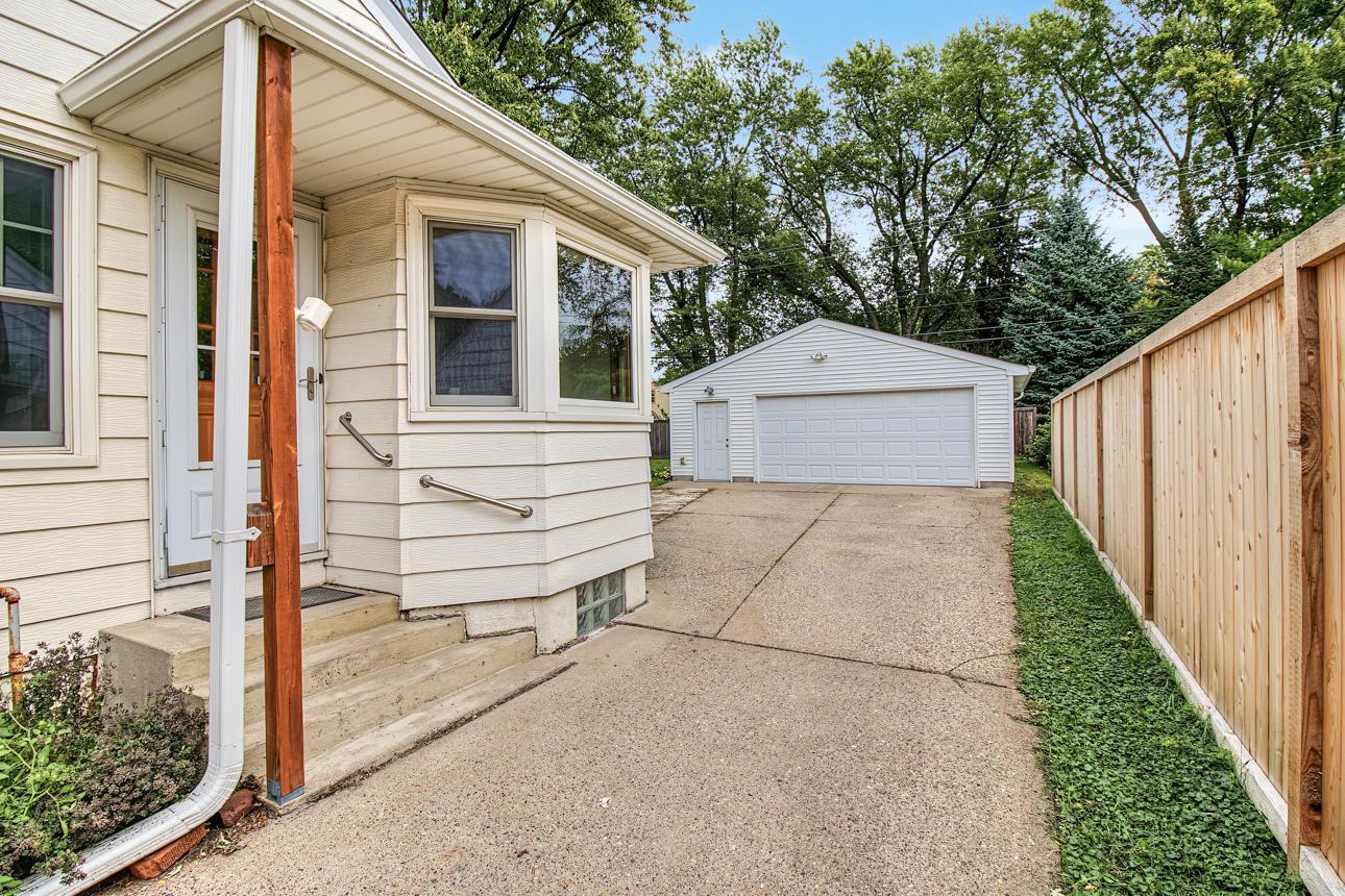 View of Residential at 1796 Holton Street, Falcon Heights MN 55113, Falcon Heights (35 of 39) - Mike Wilen | Minnesota Team Real Estate