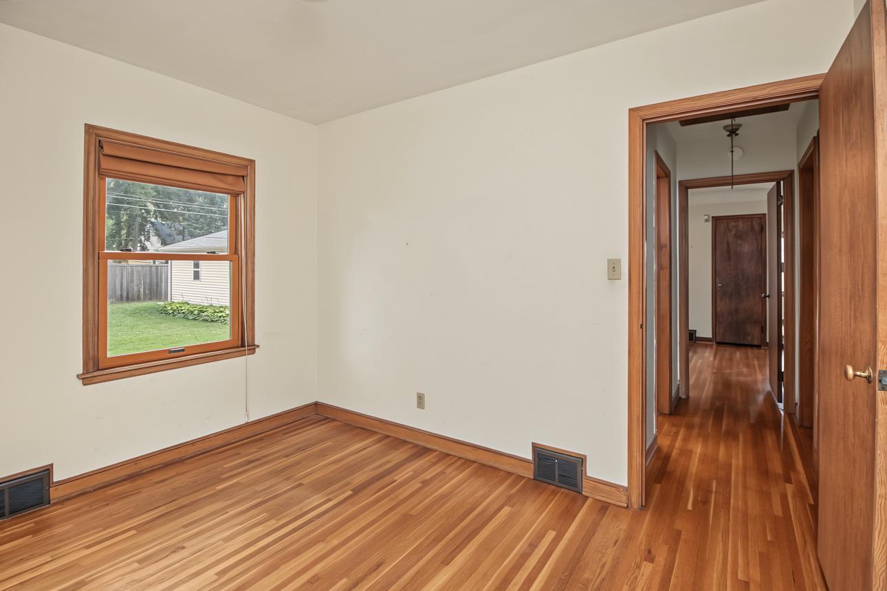 View of Residential at 1796 Holton Street, Falcon Heights MN 55113, Falcon Heights (26 of 39) - Mike Wilen | Minnesota Team Real Estate