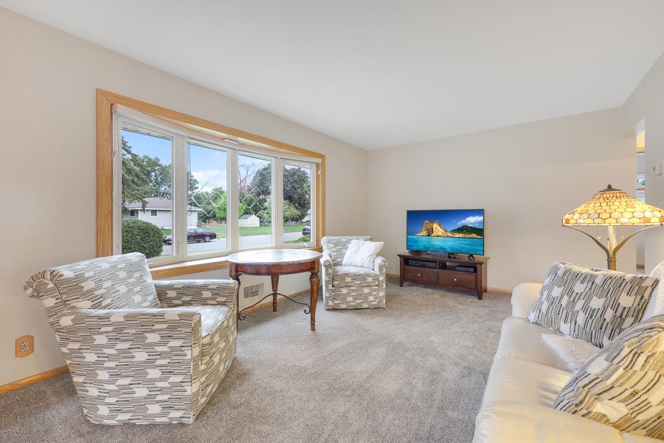 View of Residential at 6324 Lee Avenue, Brooklyn Center MN 55429, Brooklyn Center (7 of 37) - Mike Wilen | Minnesota Team Real Estate