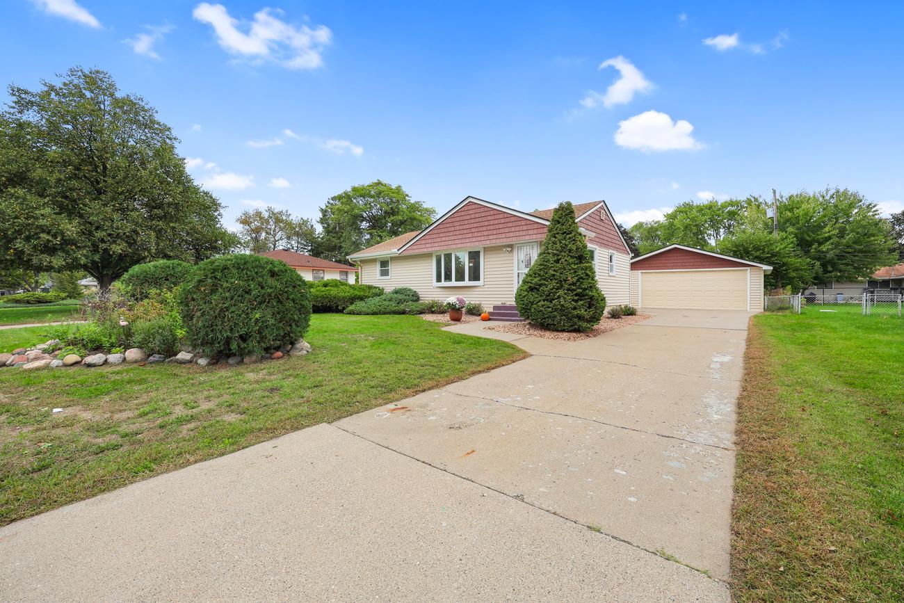 View of Residential at 6324 Lee Avenue, Brooklyn Center MN 55429, Brooklyn Center (5 of 37) - Mike Wilen | Minnesota Team Real Estate