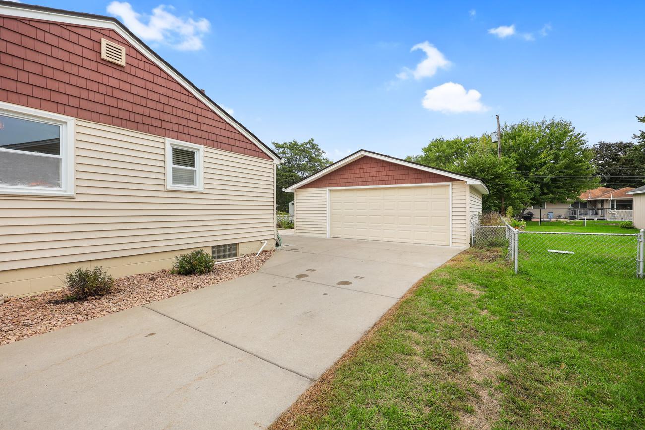 View of Residential at 6324 Lee Avenue, Brooklyn Center MN 55429, Brooklyn Center (6 of 37) - Mike Wilen | Minnesota Team Real Estate