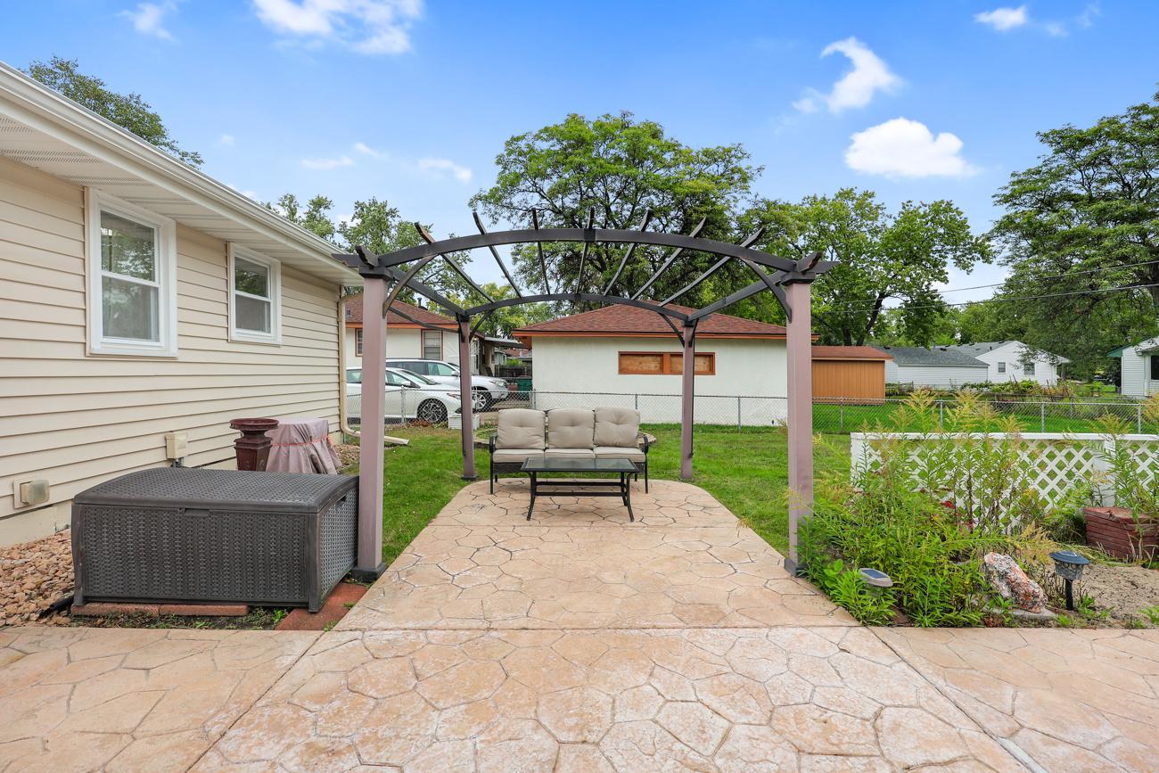 View of Residential at 6324 Lee Avenue, Brooklyn Center MN 55429, Brooklyn Center (29 of 37) - Mike Wilen | Minnesota Team Real Estate