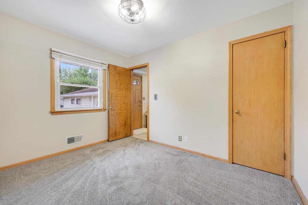 View of Residential at 6324 Lee Avenue, Brooklyn Center MN 55429, Brooklyn Center (20 of 37) - Mike Wilen | Minnesota Team Real Estate