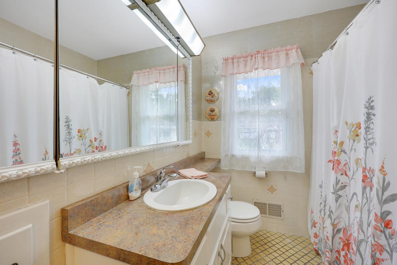 View of Residential at 6324 Lee Avenue, Brooklyn Center MN 55429, Brooklyn Center (21 of 37) - Mike Wilen | Minnesota Team Real Estate