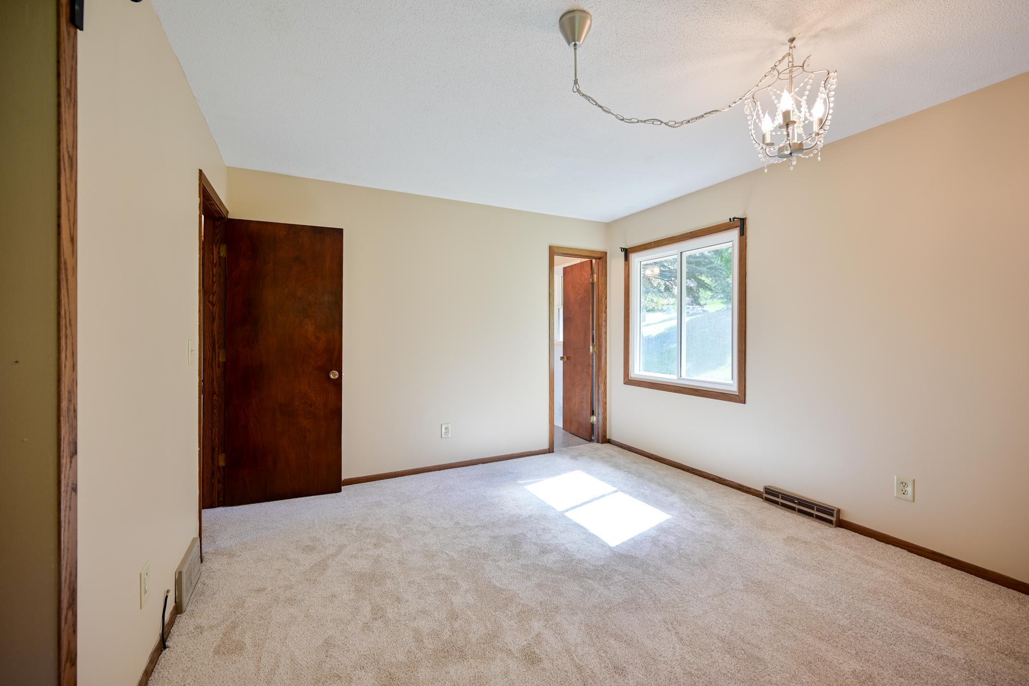 View of Residential at 2601 Brookview Drive, Burnsville MN 55337, Burnsville (23 of 38) - Mike Wilen | Minnesota Team Real Estate