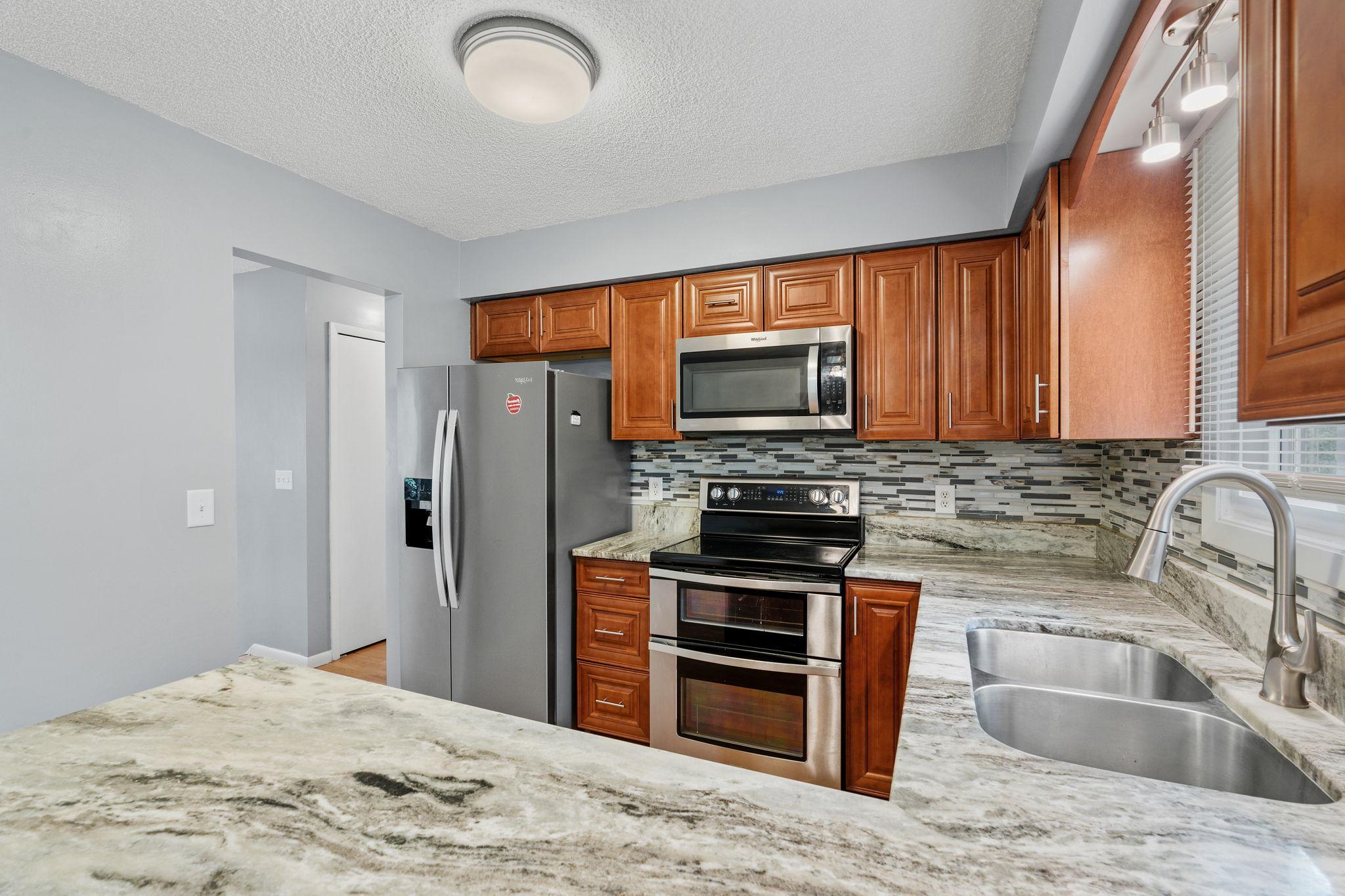 View of Residential at 1652 84th Court, Brooklyn Park MN 55444, Brooklyn Park (12 of 41) - Mike Wilen | Minnesota Team Real Estate