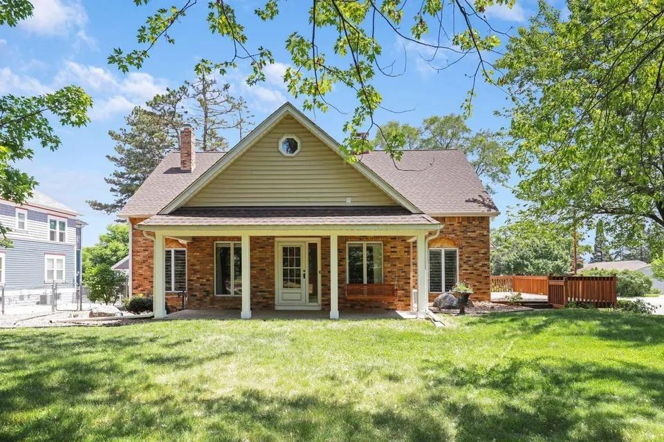 View of Residential Income at 1598 Shore Drive, Saint Paul MN 55106, Saint Paul (2 of 8) - Mike Wilen | Minnesota Team Real Estate