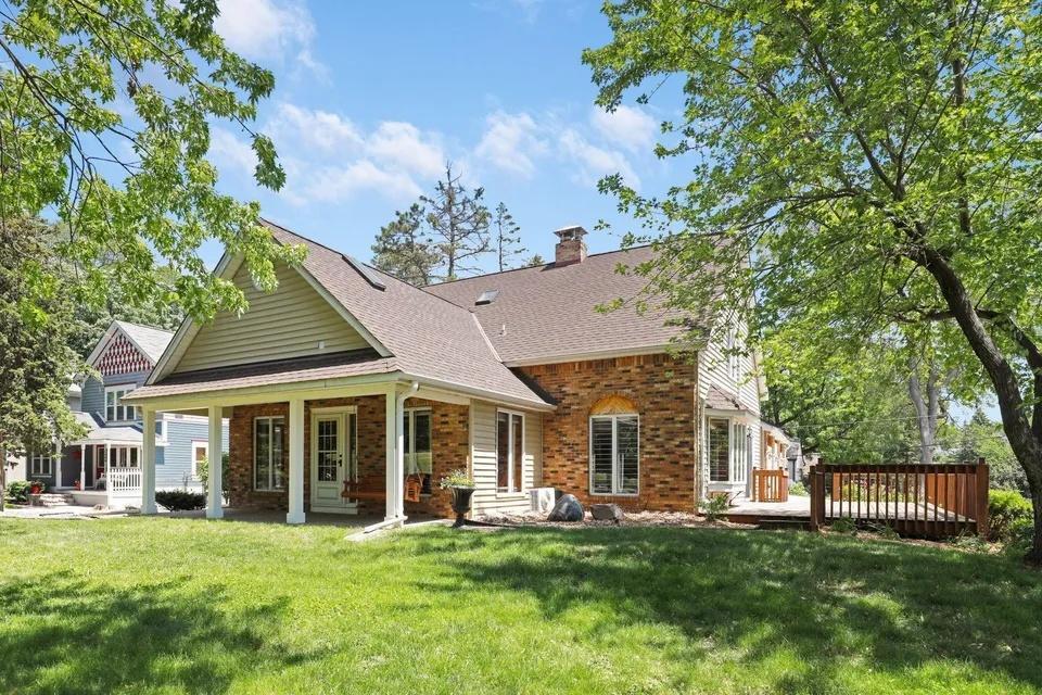 View of Residential Income at 1598 Shore Drive, Saint Paul MN 55106, Saint Paul (5 of 8) - Mike Wilen | Minnesota Team Real Estate