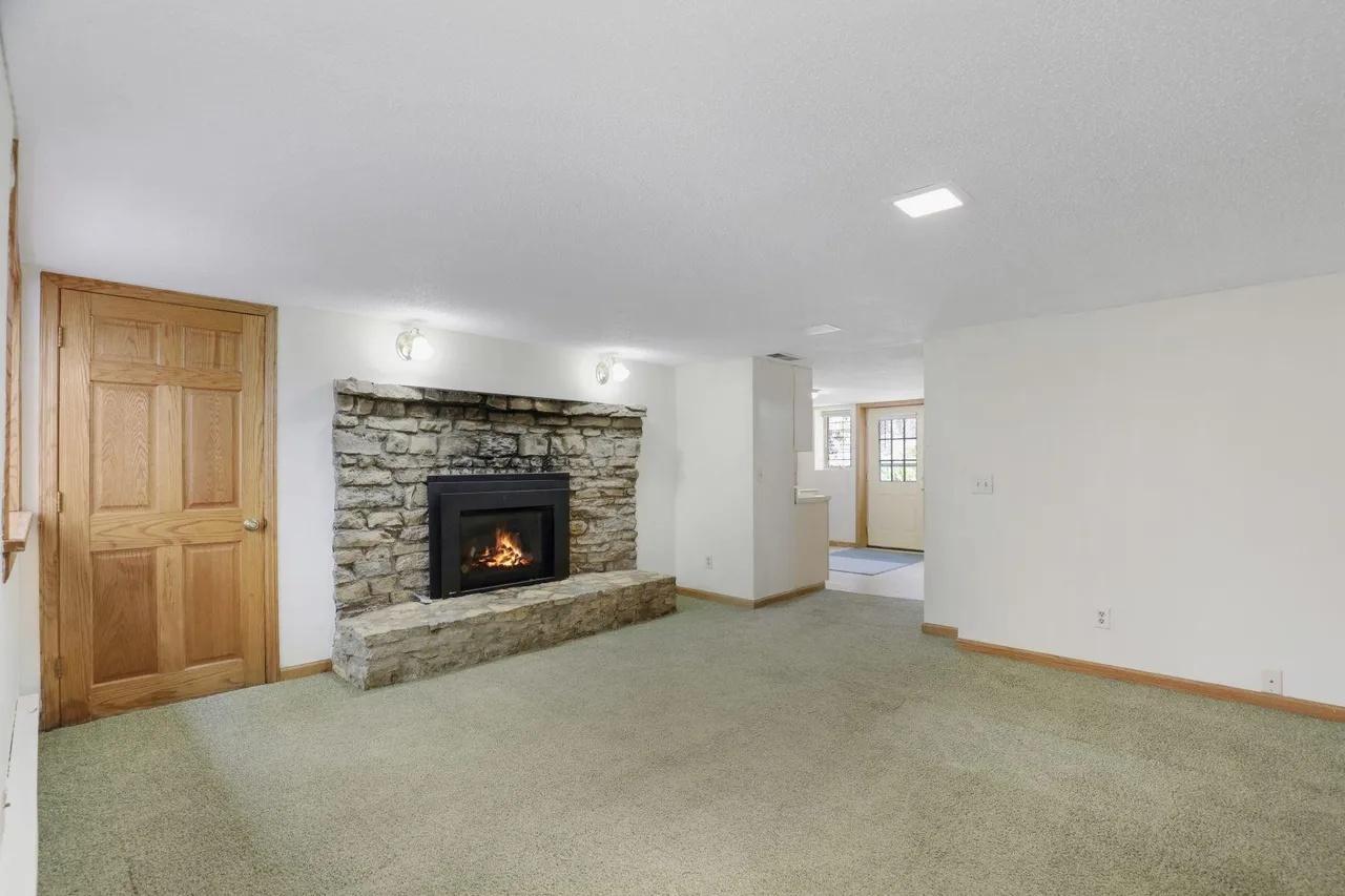 View of Residential Income at 1598 Shore Drive, Saint Paul MN 55106, Saint Paul (31 of 41) - Mike Wilen | Minnesota Team Real Estate