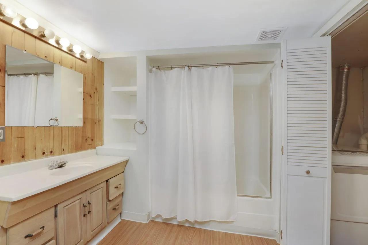 View of Residential Income at 1598 Shore Drive, Saint Paul MN 55106, Saint Paul (34 of 41) - Mike Wilen | Minnesota Team Real Estate