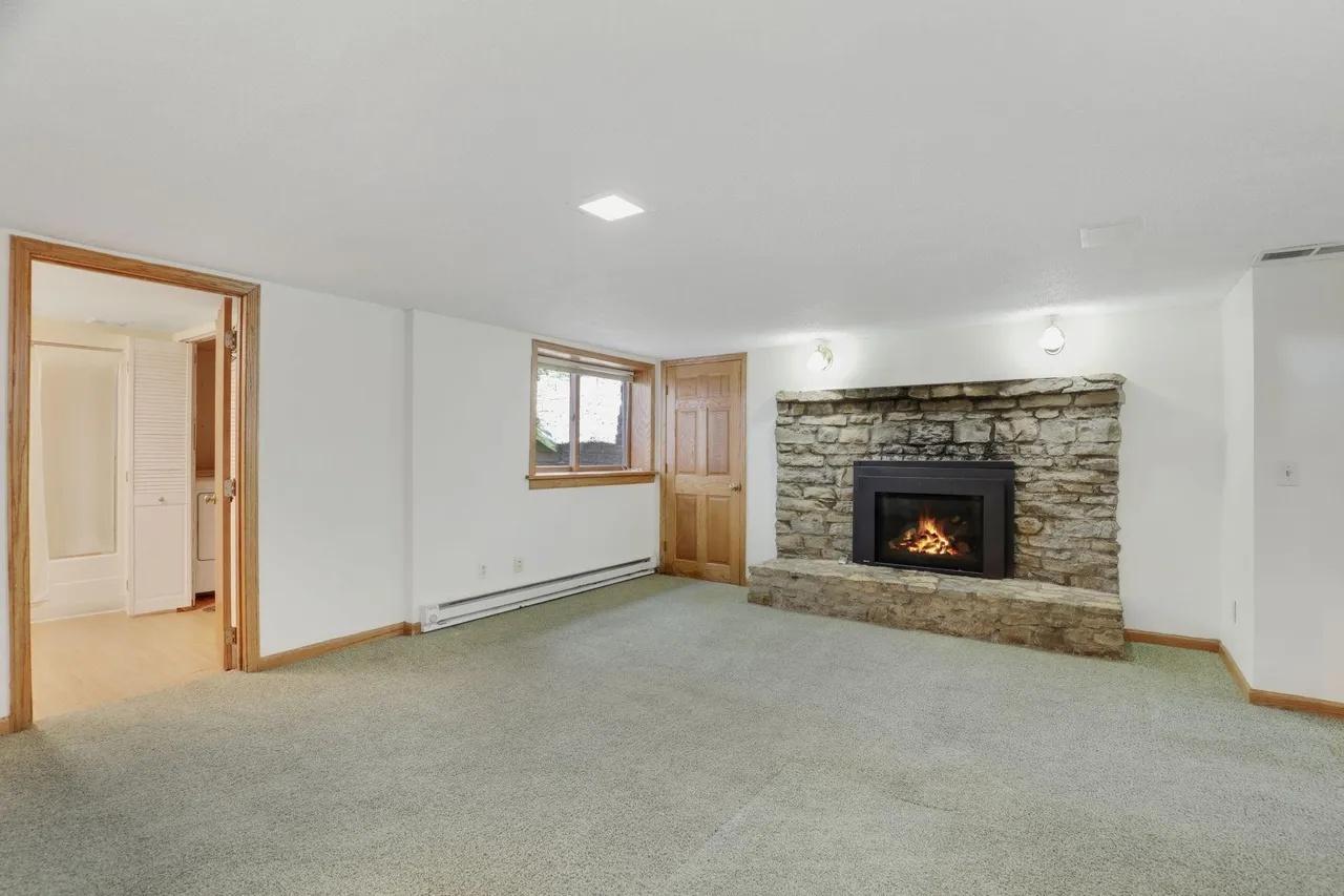 View of Residential Income at 1598 Shore Drive, Saint Paul MN 55106, Saint Paul (33 of 41) - Mike Wilen | Minnesota Team Real Estate
