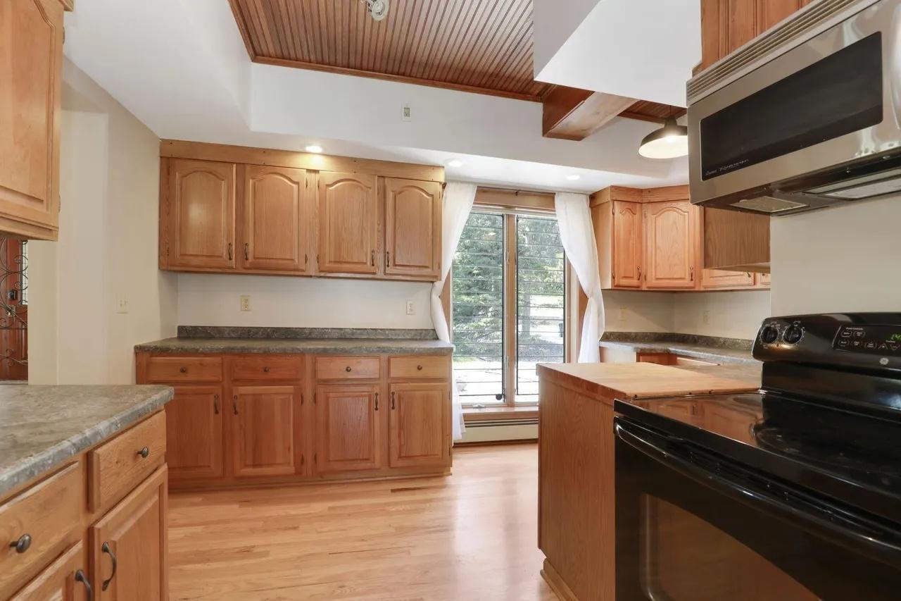 View of Residential Income at 1598 Shore Drive, Saint Paul MN 55106, Saint Paul (26 of 41) - Mike Wilen | Minnesota Team Real Estate