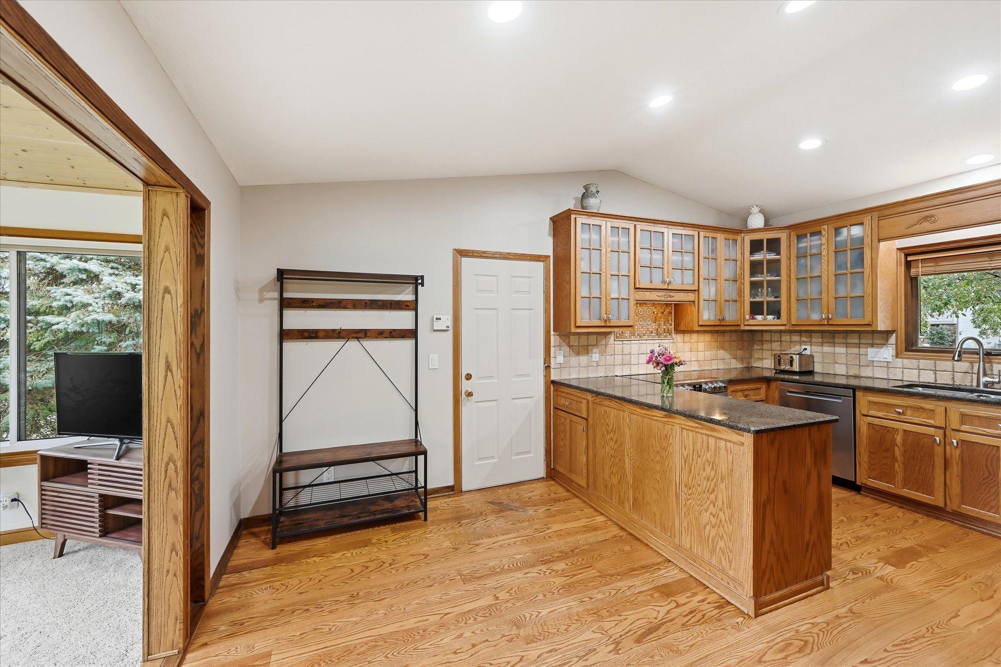 View of Residential at 2523 Oak Court, White Bear Lake MN 55110, White Bear Lake (11 of 34) - Mike Wilen | Minnesota Team Real Estate