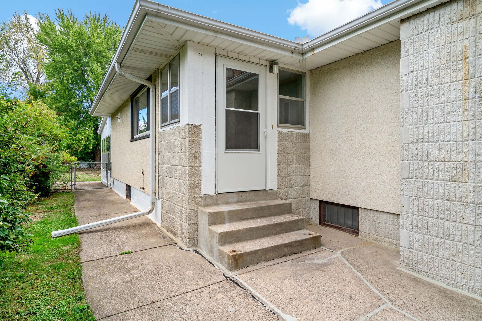 View of Residential at 1579 Leone Avenue, Saint Paul MN 55106, Saint Paul (37 of 40) - Mike Wilen | Minnesota Team Real Estate
