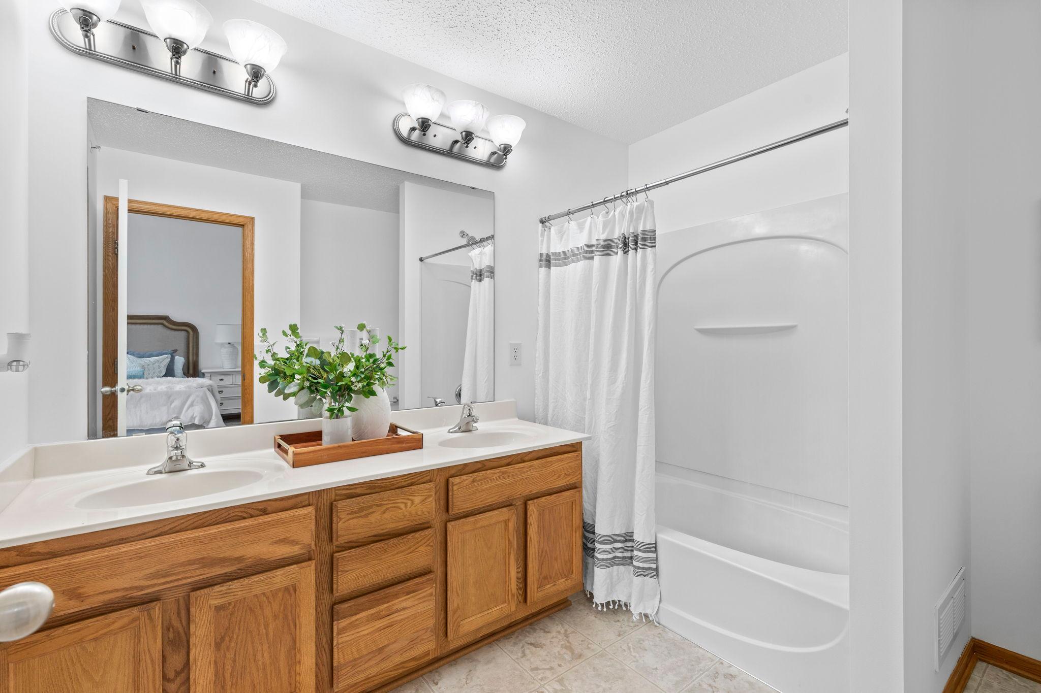 View of Residential at 1626 Woodlynn Avenue #1, Maplewood MN 55109, Maplewood (14 of 23) - Mike Wilen | Minnesota Team Real Estate