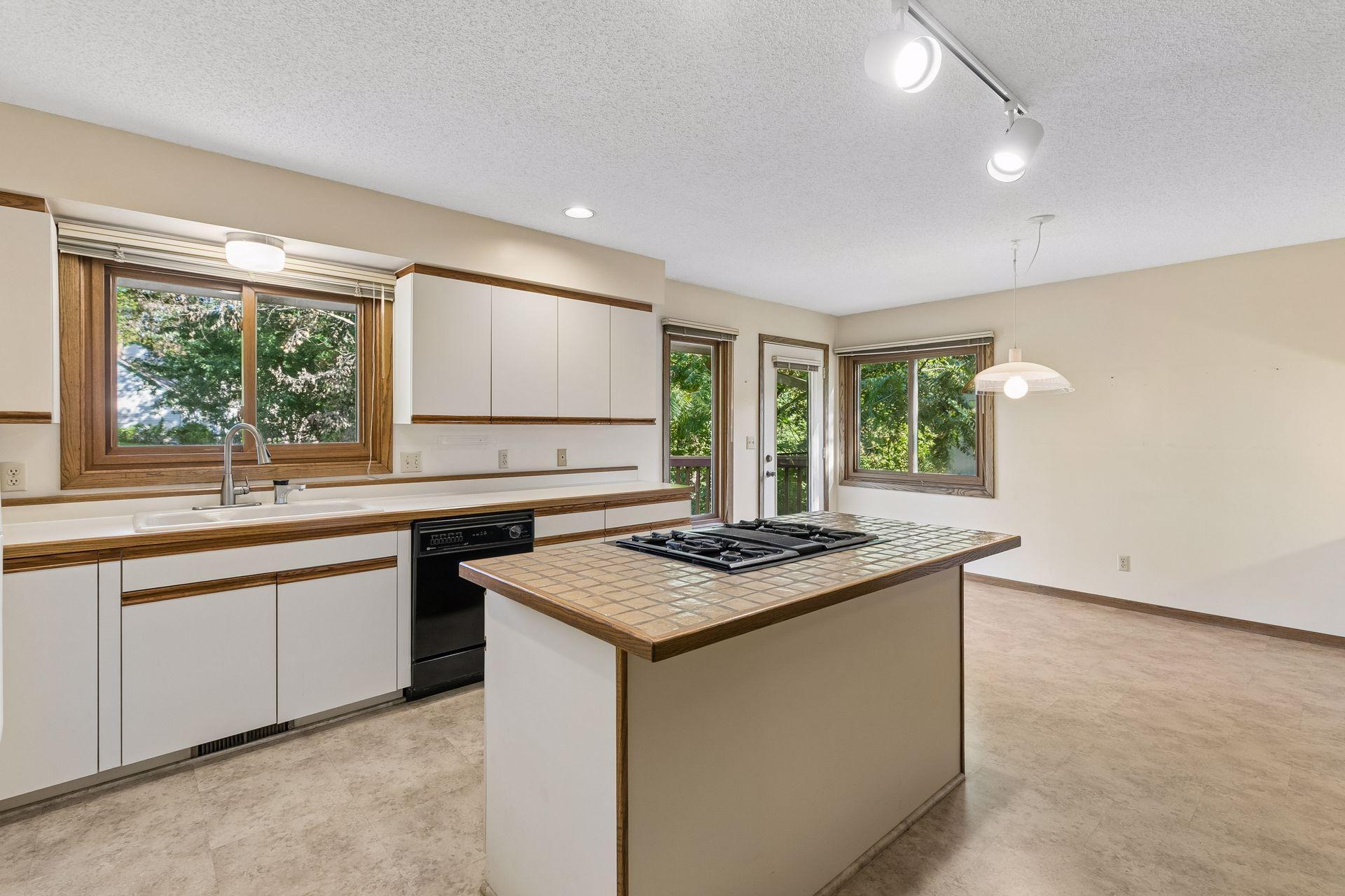View of Residential at 2716 Isle Royale Court, Burnsville MN 55337, Burnsville (15 of 63) - Mike Wilen | Minnesota Team Real Estate