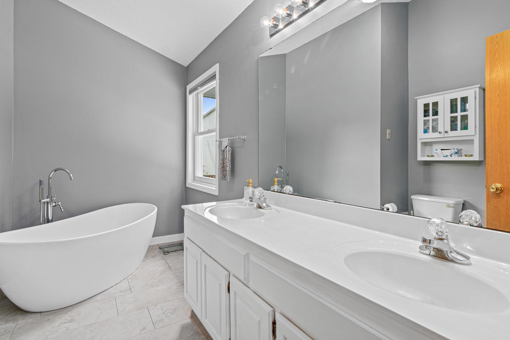 View of Residential at 726 Camberwell Drive, Eagan MN 55123, Eagan (33 of 54) - Mike Wilen | Minnesota Team Real Estate