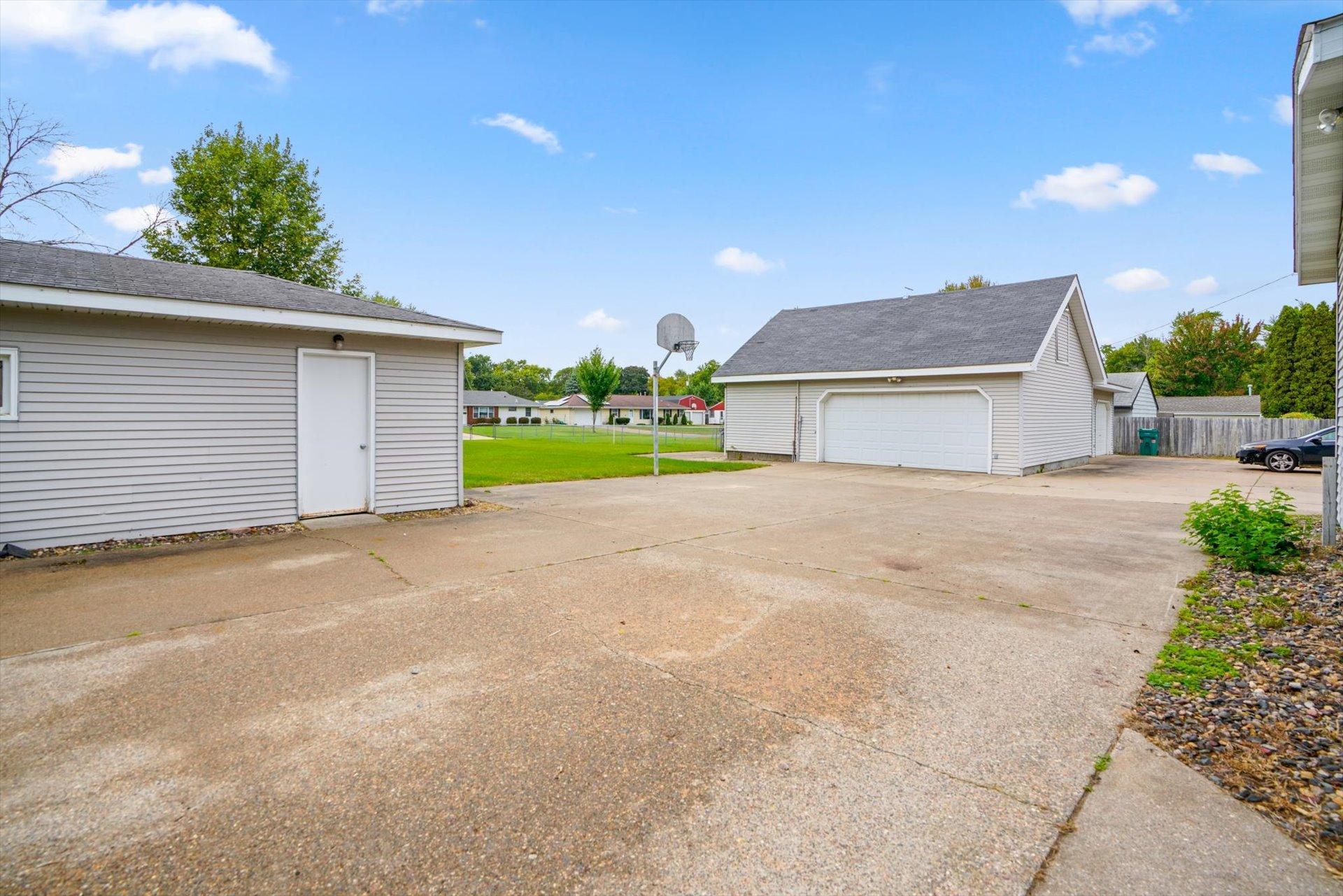 View of Residential at 8428 Portland Avenue, Bloomington MN 55420, Bloomington (31 of 36) - Mike Wilen | Minnesota Team Real Estate