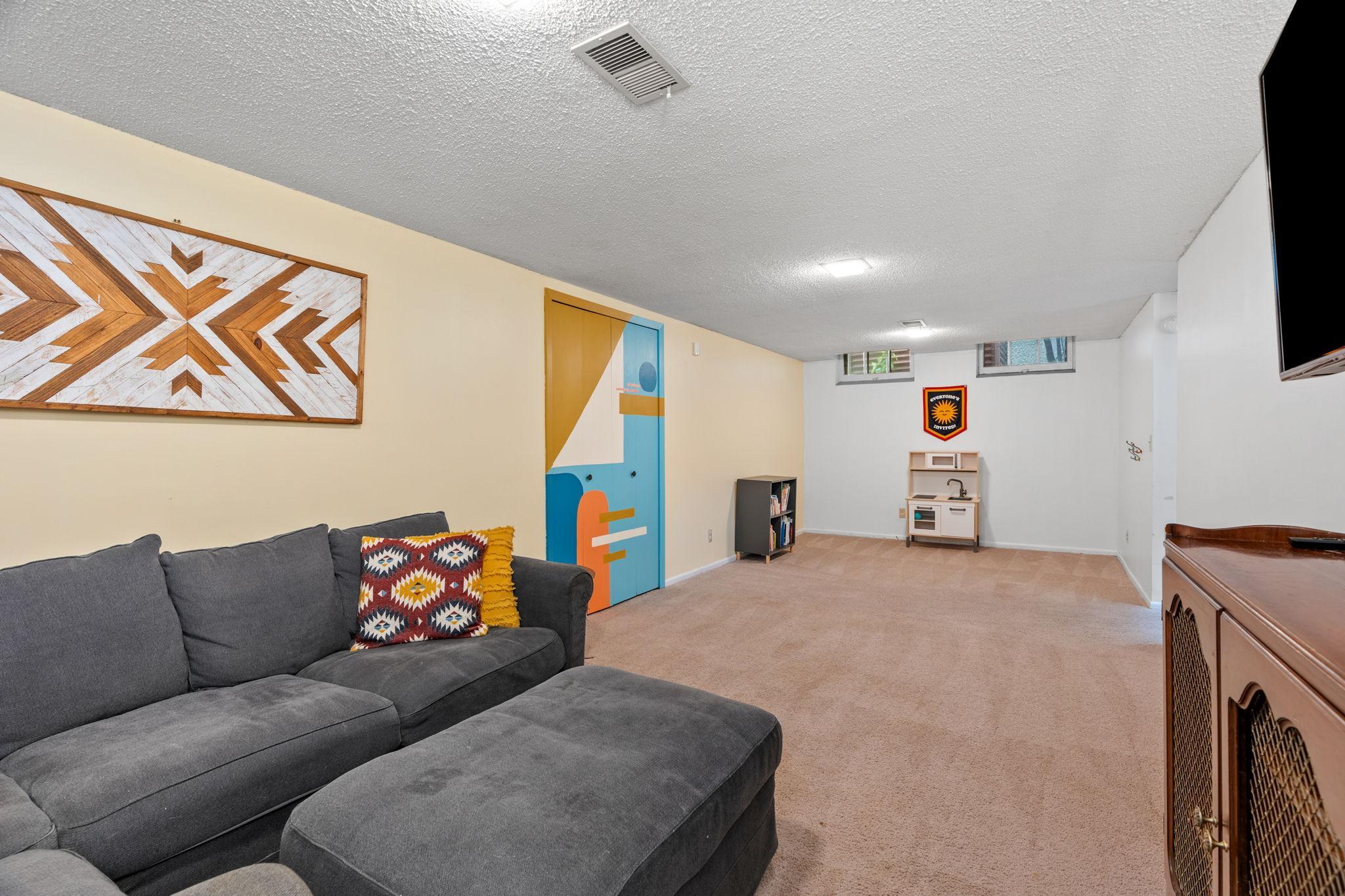 View of Residential at 1133 California Avenue, Saint Paul MN 55108, Saint Paul (26 of 31) - Mike Wilen | Minnesota Team Real Estate