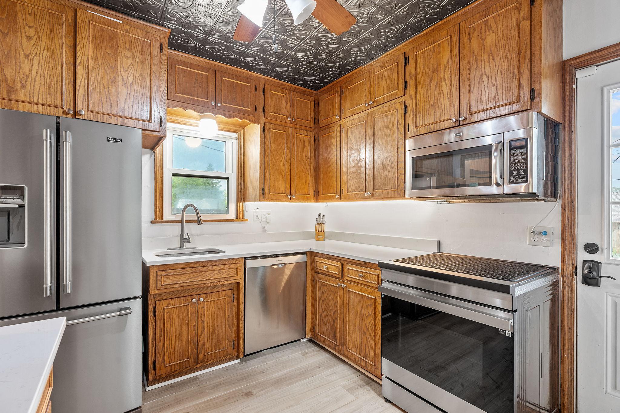 View of Residential at 1133 California Avenue, Saint Paul MN 55108, Saint Paul (7 of 31) - Mike Wilen | Minnesota Team Real Estate