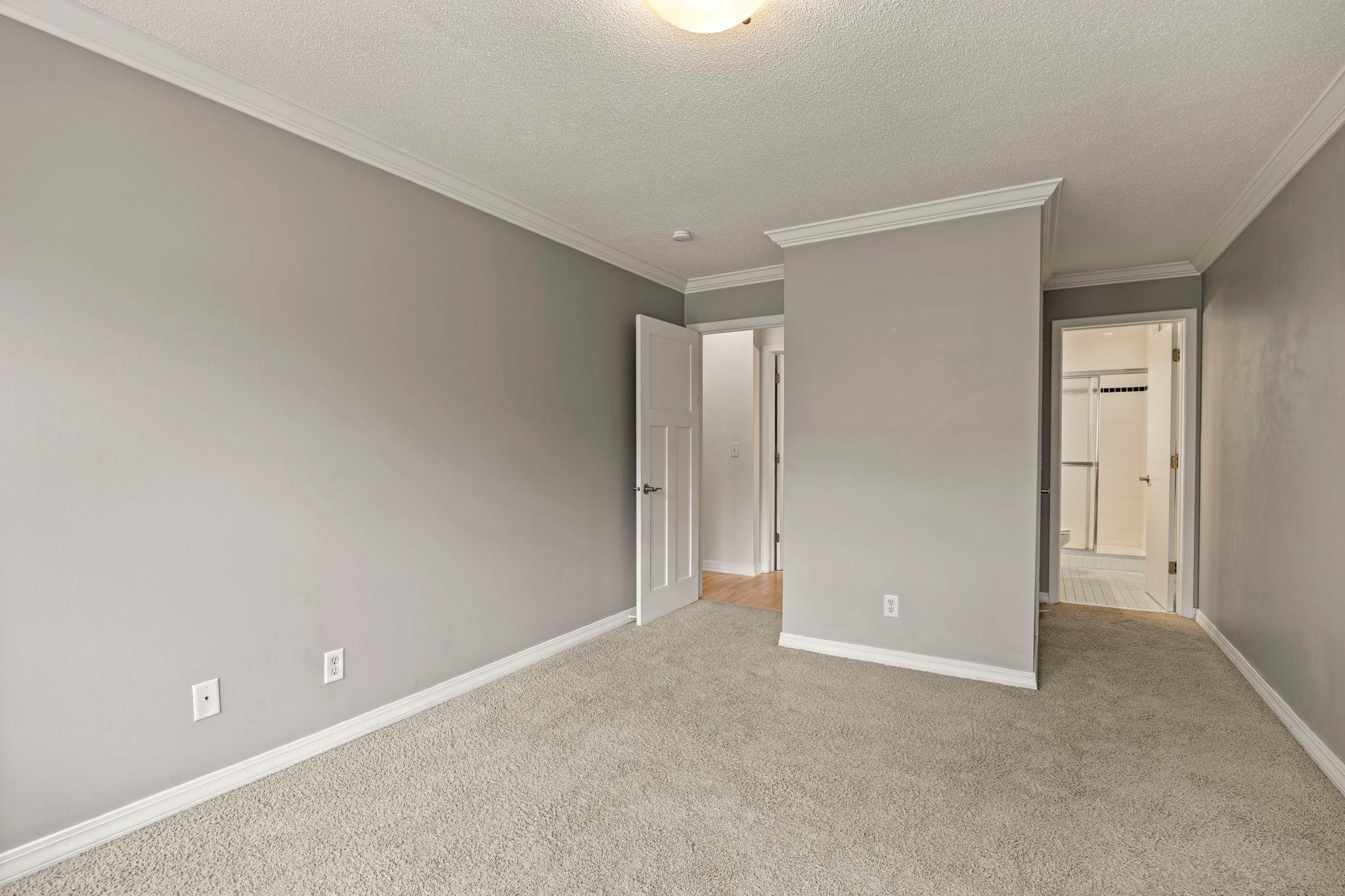 View of Residential at 821 Douglas Avenue #204, Minneapolis MN 55403, Minneapolis (13 of 20) - Mike Wilen | Minnesota Team Real Estate
