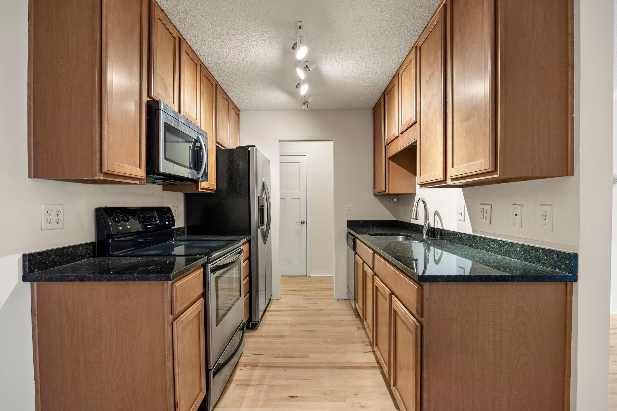 View of Residential at 821 Douglas Avenue #204, Minneapolis MN 55403, Minneapolis (10 of 20) - Mike Wilen | Minnesota Team Real Estate