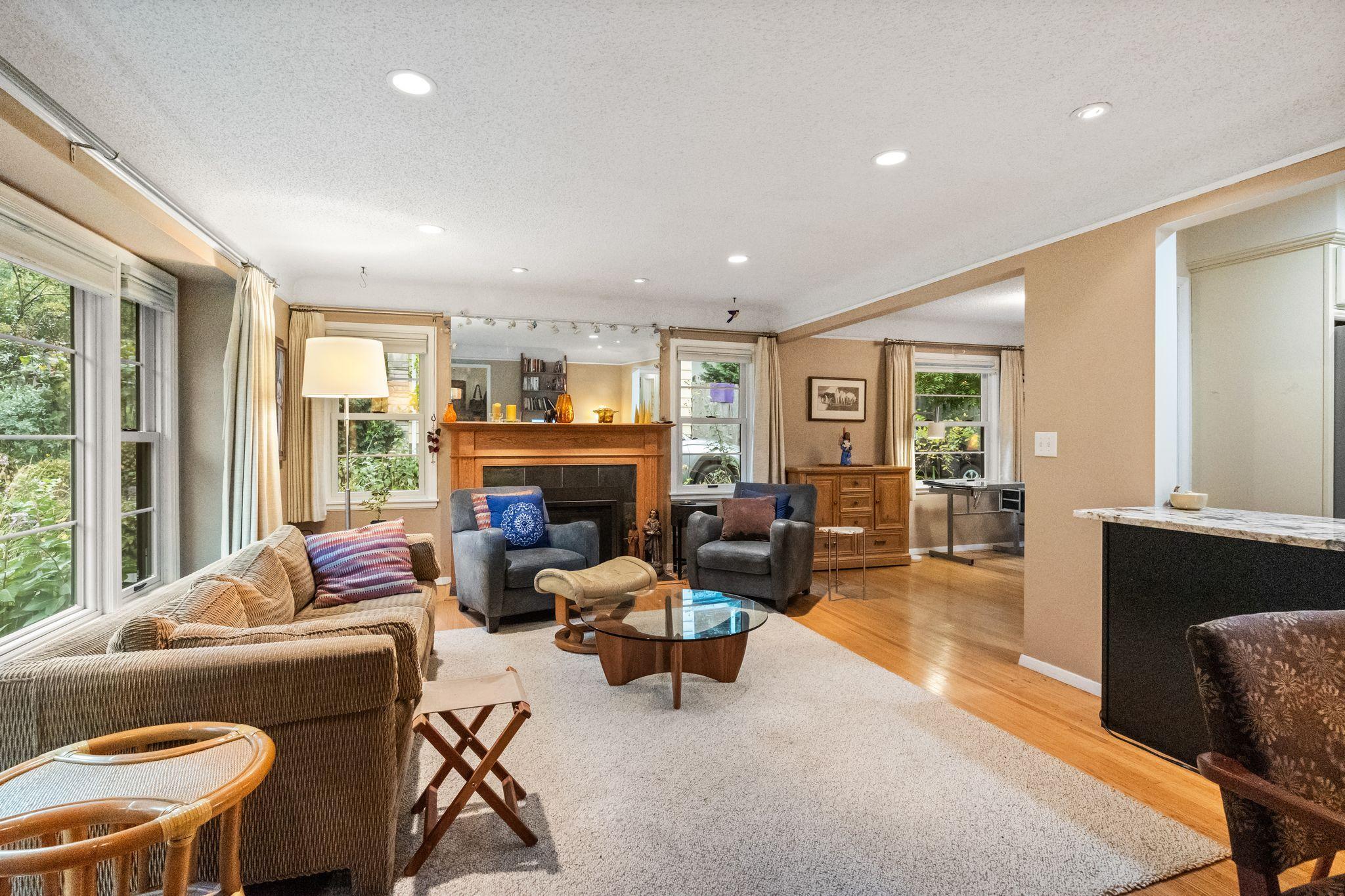 View of Residential at 40 Upton Avenue, Minneapolis MN 55405, Minneapolis (4 of 30) - Mike Wilen | Minnesota Team Real Estate