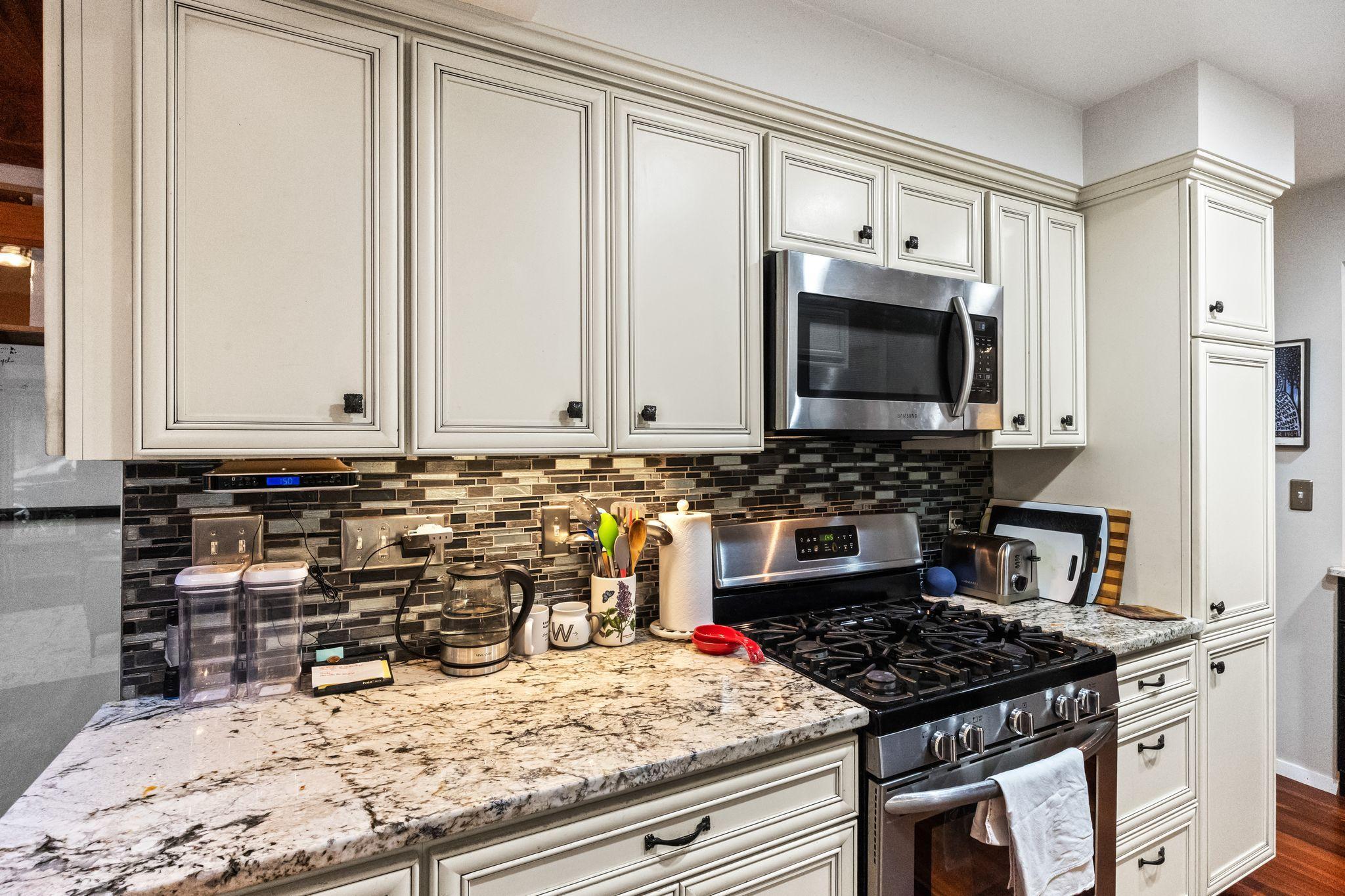 View of Residential at 40 Upton Avenue, Minneapolis MN 55405, Minneapolis (8 of 30) - Mike Wilen | Minnesota Team Real Estate