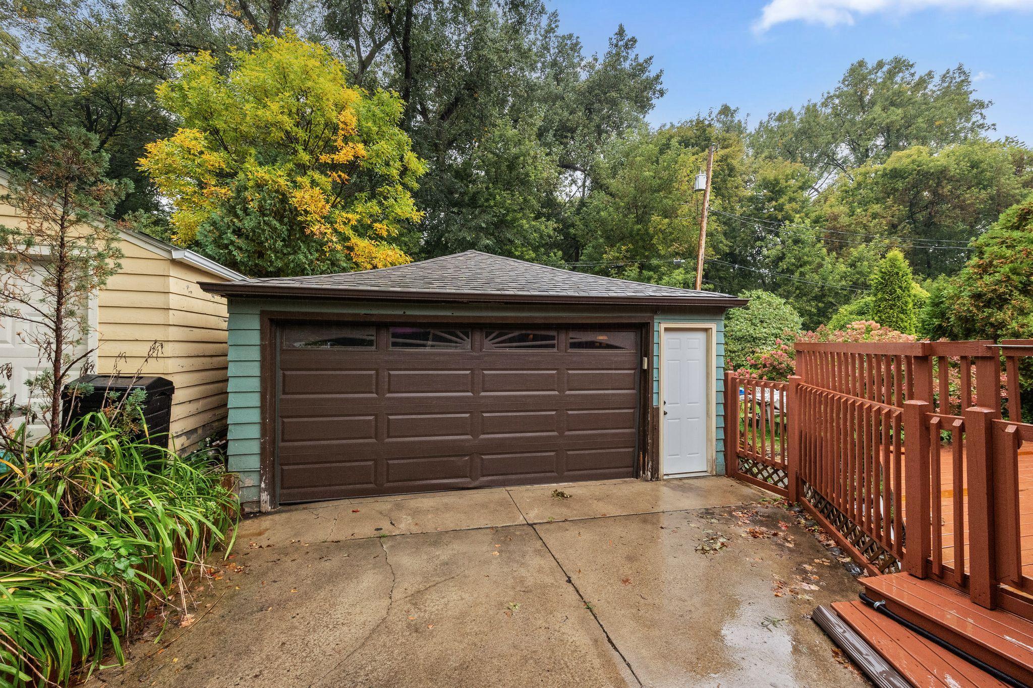 View of Residential at 40 Upton Avenue, Minneapolis MN 55405, Minneapolis (28 of 30) - Mike Wilen | Minnesota Team Real Estate