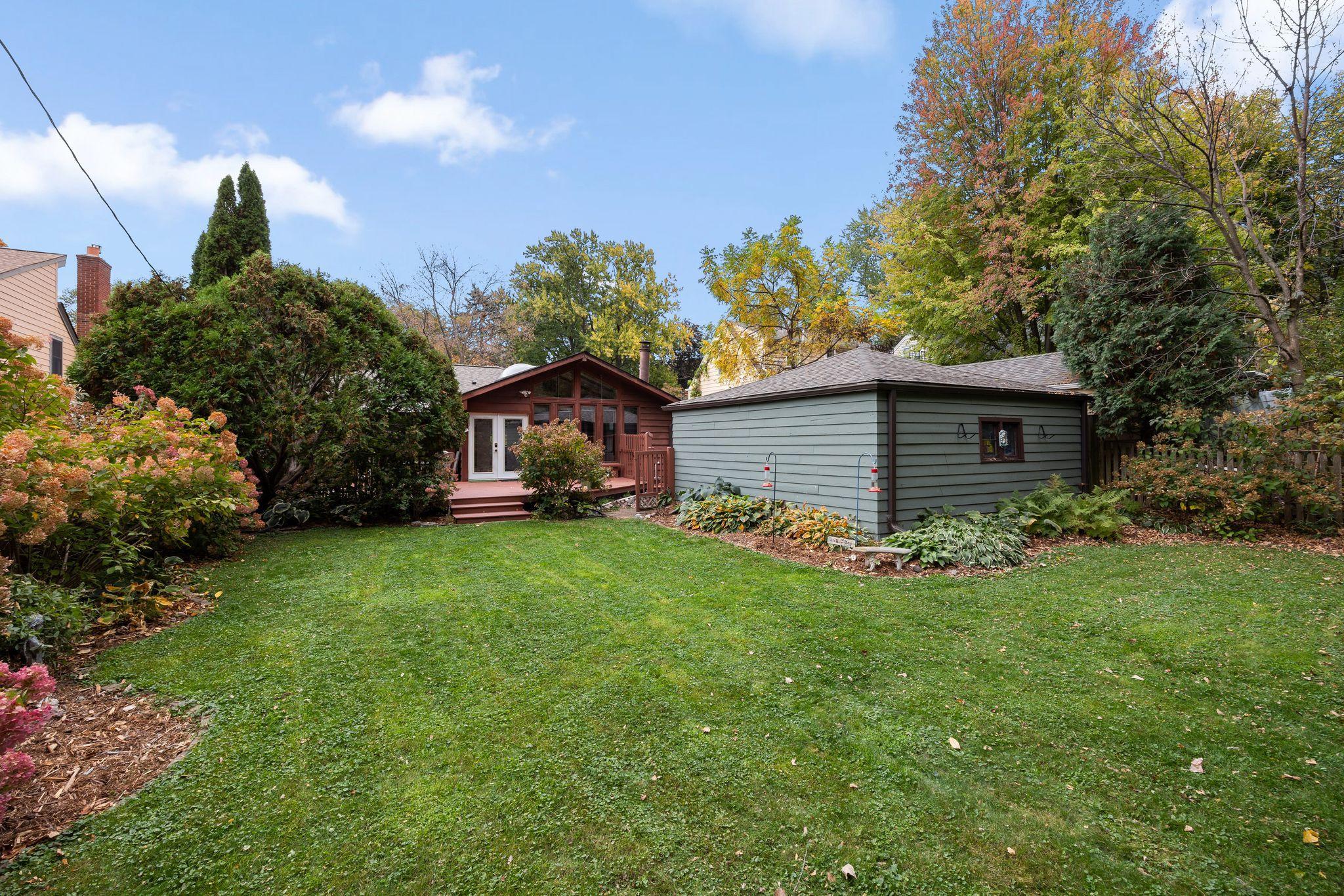 View of Residential at 40 Upton Avenue, Minneapolis MN 55405, Minneapolis (33 of 37) - Mike Wilen | Minnesota Team Real Estate