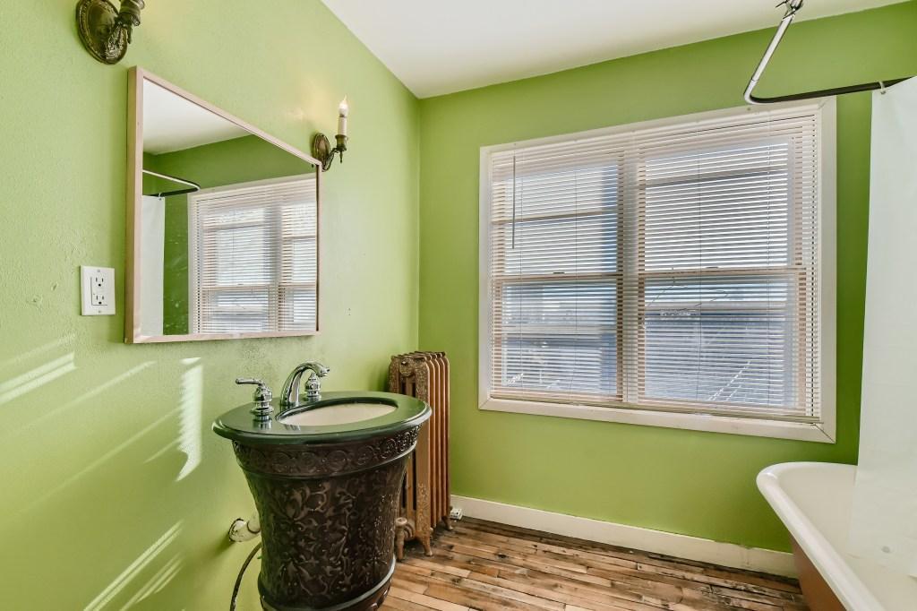 View of Residential Income at 2541 3rd Avenue, Minneapolis MN 55404, Minneapolis (14 of 28) - Mike Wilen | Minnesota Team Real Estate
