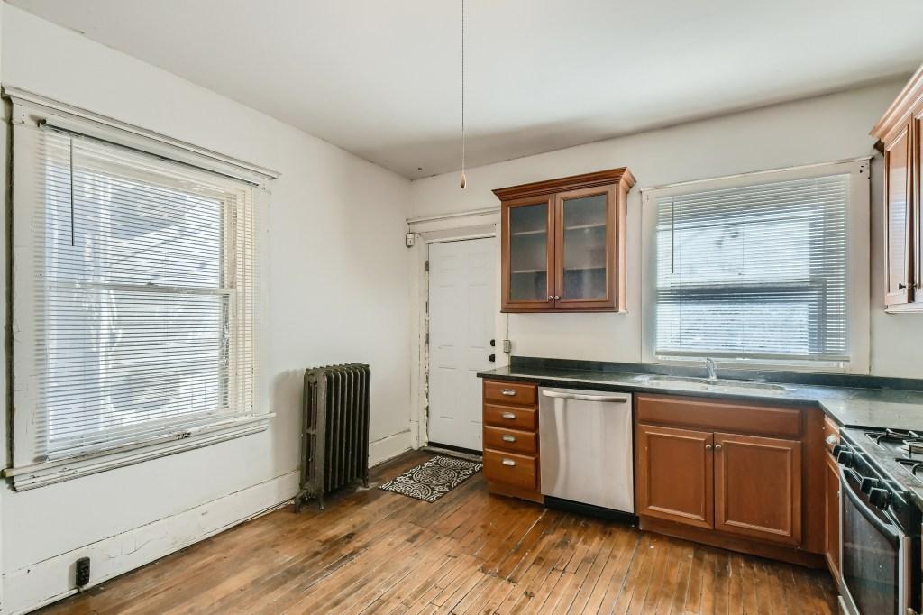 View of Residential Income at 2541 3rd Avenue, Minneapolis MN 55404, Minneapolis (4 of 28) - Mike Wilen | Minnesota Team Real Estate
