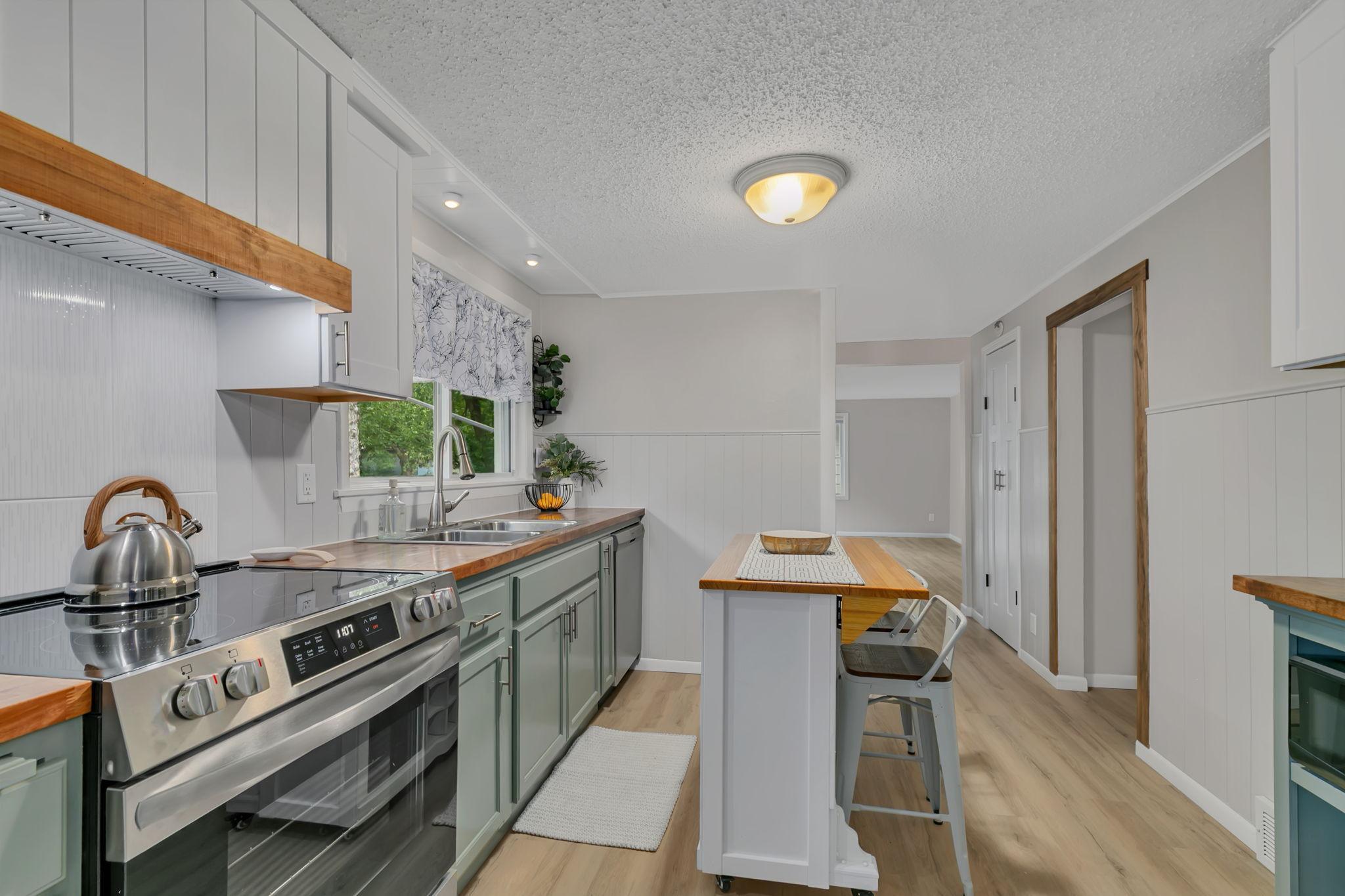 View of Residential at 808 5th Avenue, Saint Cloud MN 56304, Saint Cloud (11 of 28) - Mike Wilen | Minnesota Team Real Estate