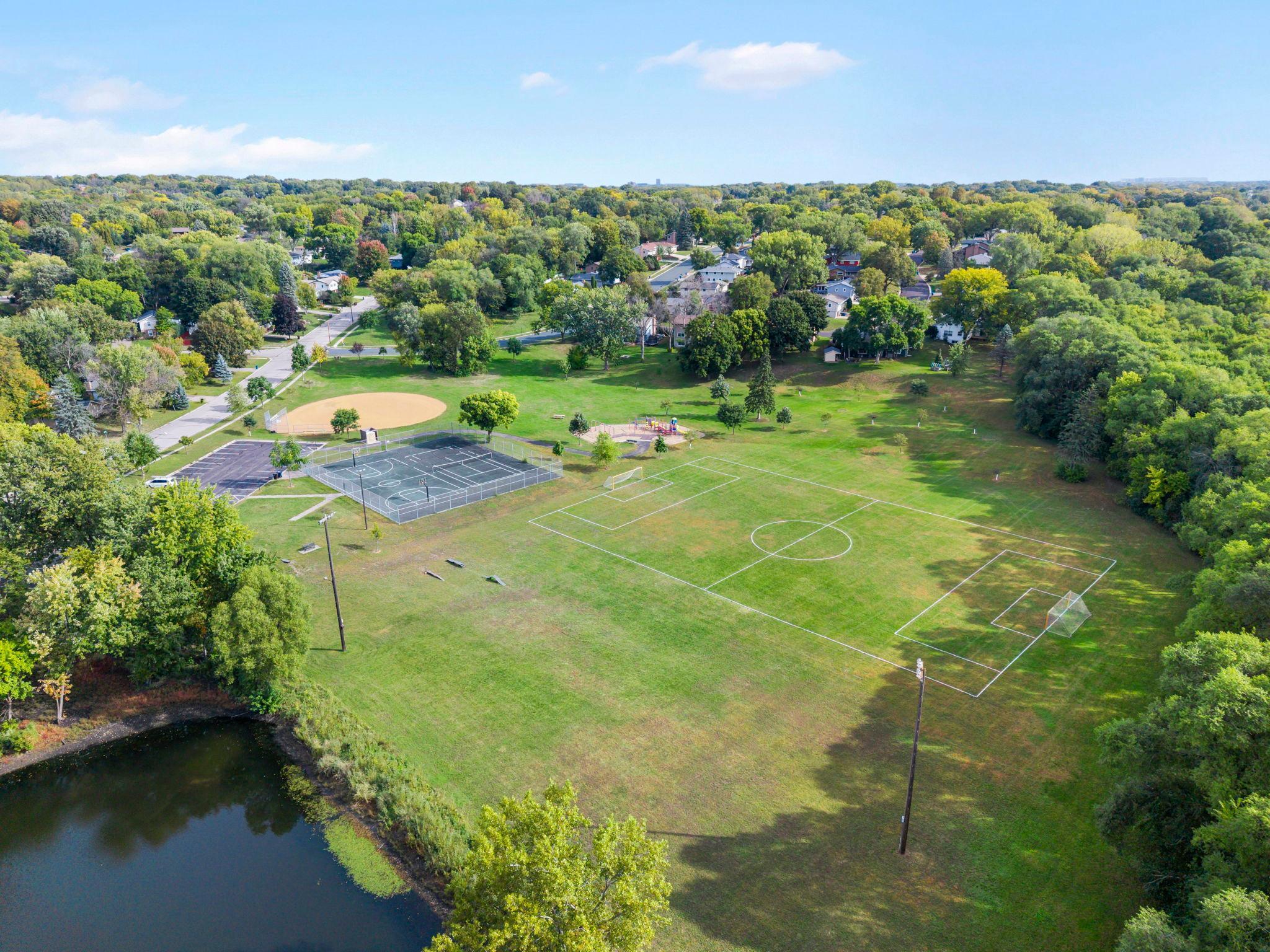 View of Residential at 5137 Balmoral Lane, Bloomington MN 55437, Bloomington (26 of 28) - Mike Wilen | Minnesota Team Real Estate