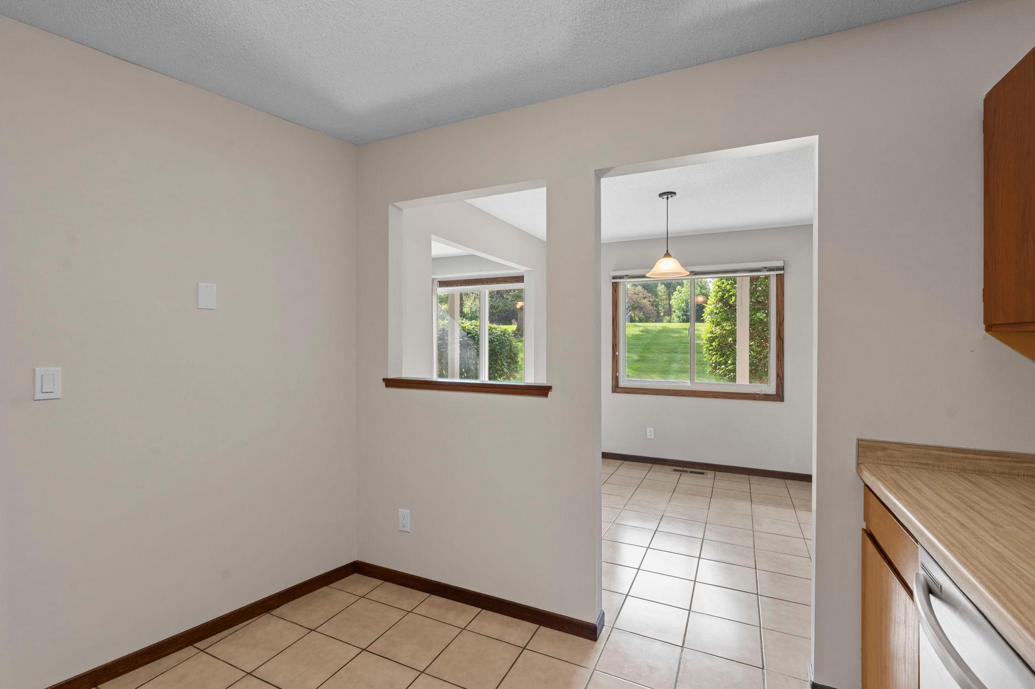 View of Residential at 5137 Balmoral Lane, Bloomington MN 55437, Bloomington (12 of 28) - Mike Wilen | Minnesota Team Real Estate