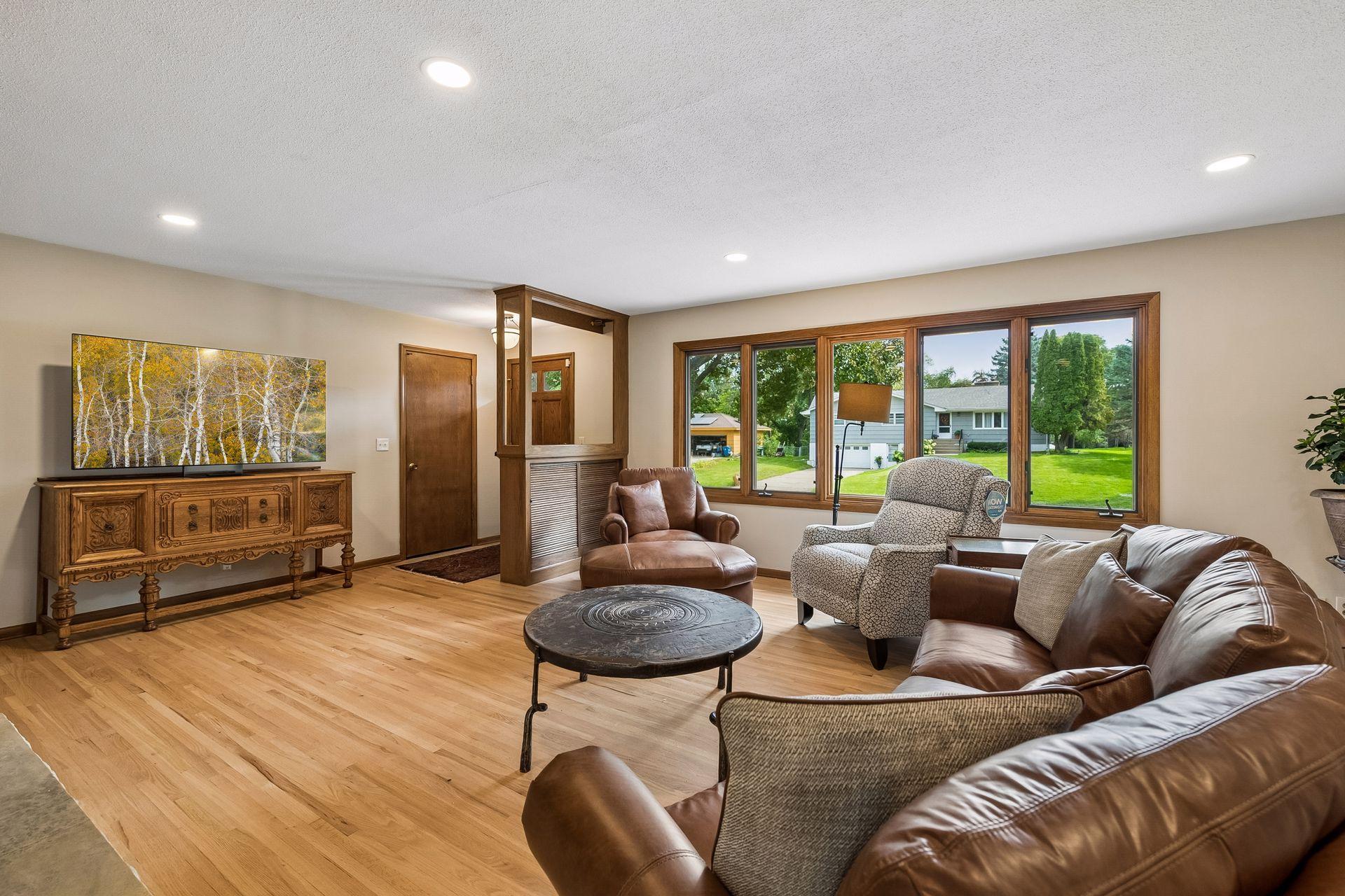 View of Residential at 5932 Walnut Drive, Edina MN 55436, Edina (7 of 46) - Mike Wilen | Minnesota Team Real Estate